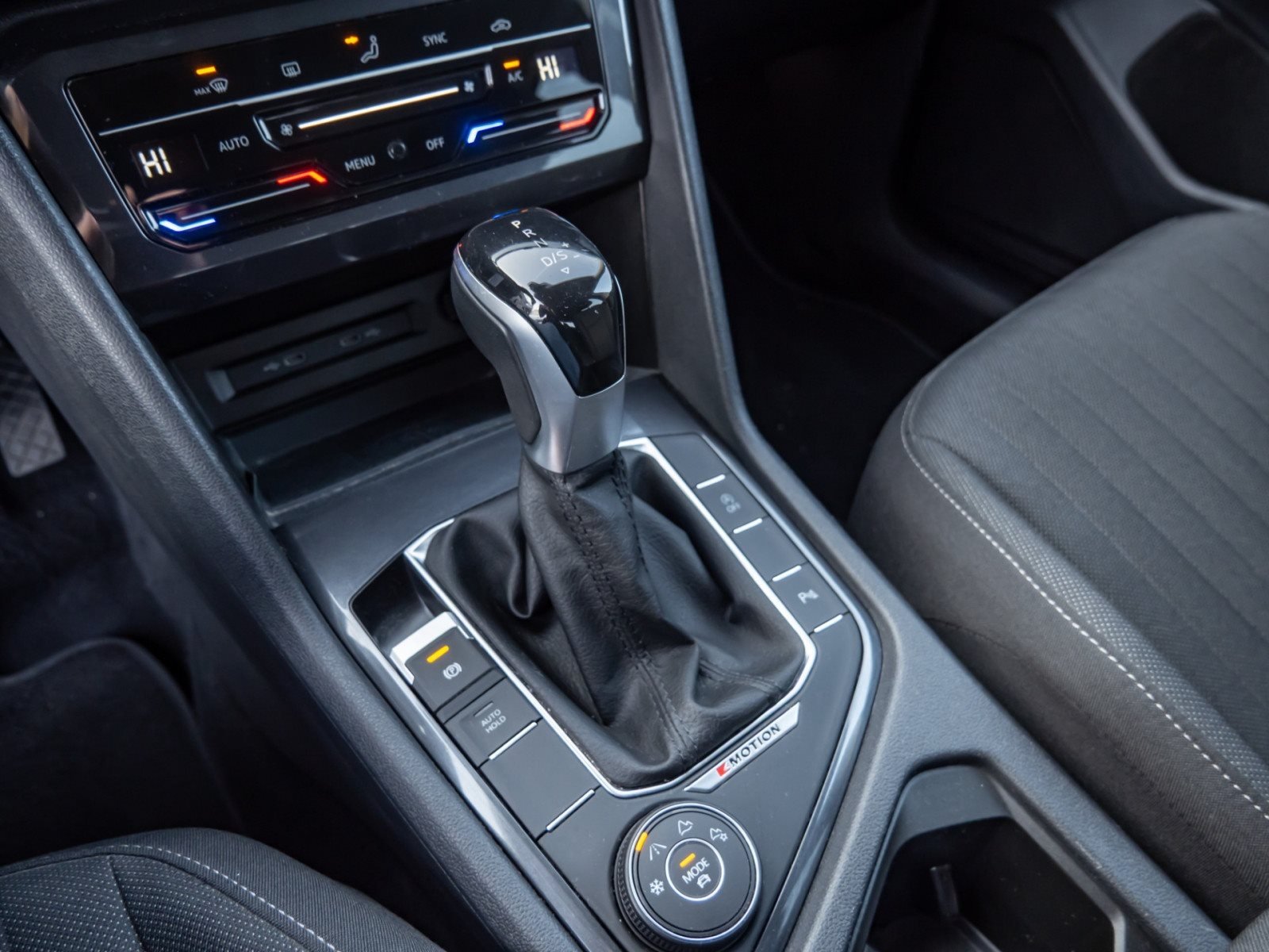 Tiguan Allspace LIFE TDI DSG 4MOTION+ALU 18+AHK+ACC+LED+NAVI+KLIMA+ELK HECKKLAPPE+EINPAR