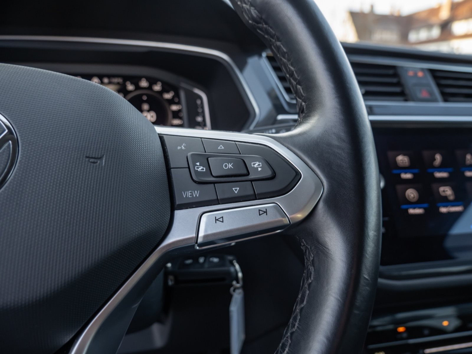 Tiguan Allspace LIFE TDI DSG 4MOTION+ALU 18+AHK+ACC+LED+NAVI+KLIMA+ELK HECKKLAPPE+EINPAR