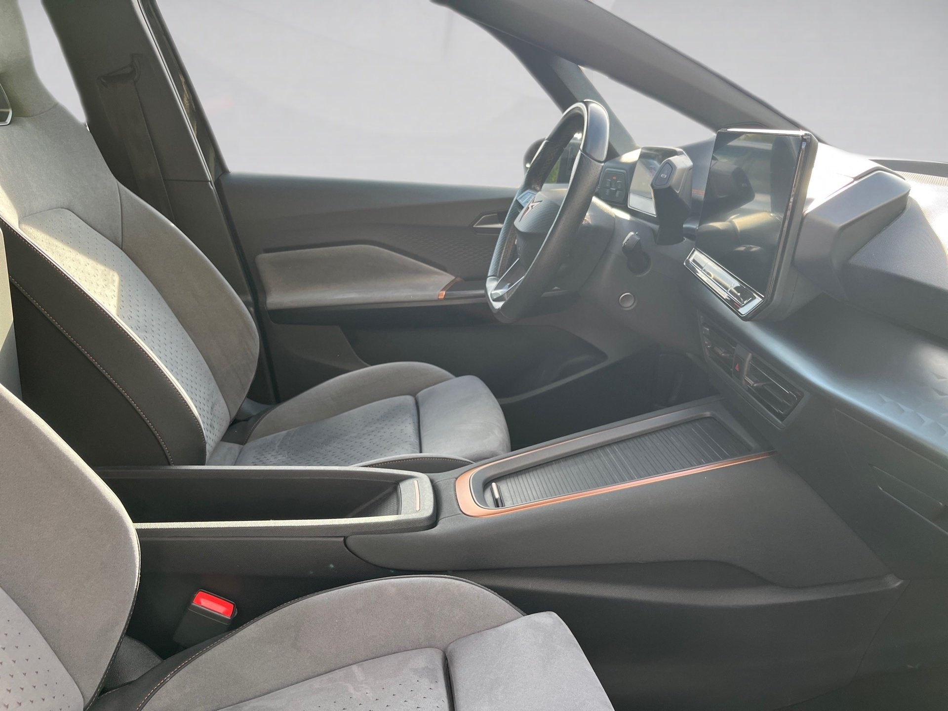 Born eBOOST+ALU 20+DCC+BEATS AUDIO+RÜCKFAHRKAMERA+AR-HUD+KEYLESS+ELK SITZE
