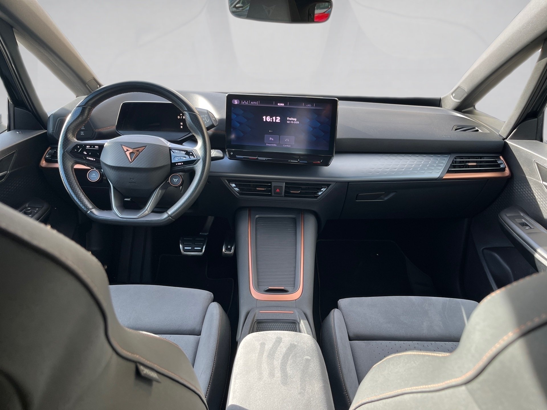 Born eBOOST+ALU 20+DCC+BEATS AUDIO+RÜCKFAHRKAMERA+AR-HUD+KEYLESS+ELK SITZE