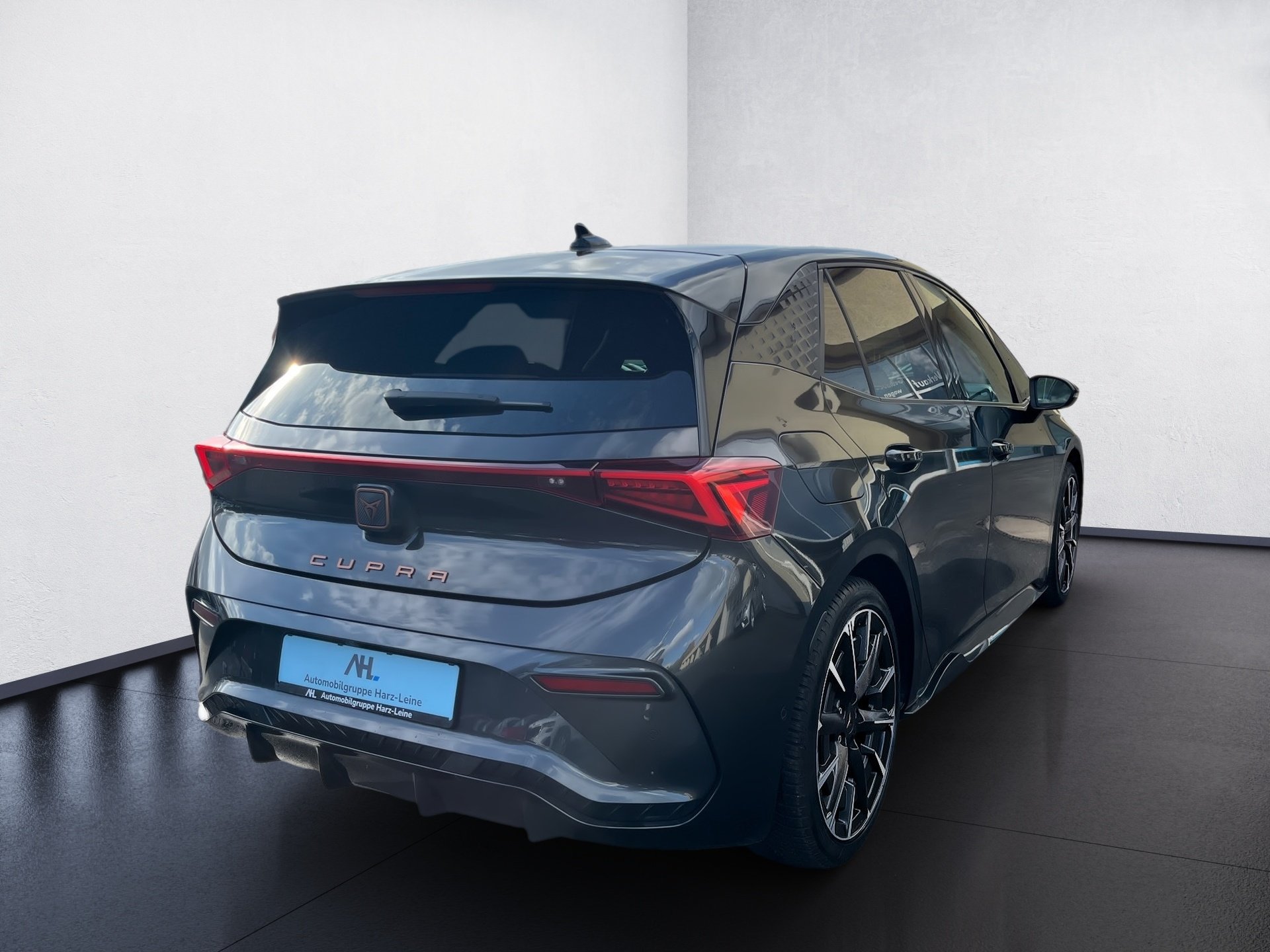 Born eBOOST+ALU 20+DCC+BEATS AUDIO+RÜCKFAHRKAMERA+AR-HUD+KEYLESS+ELK SITZE