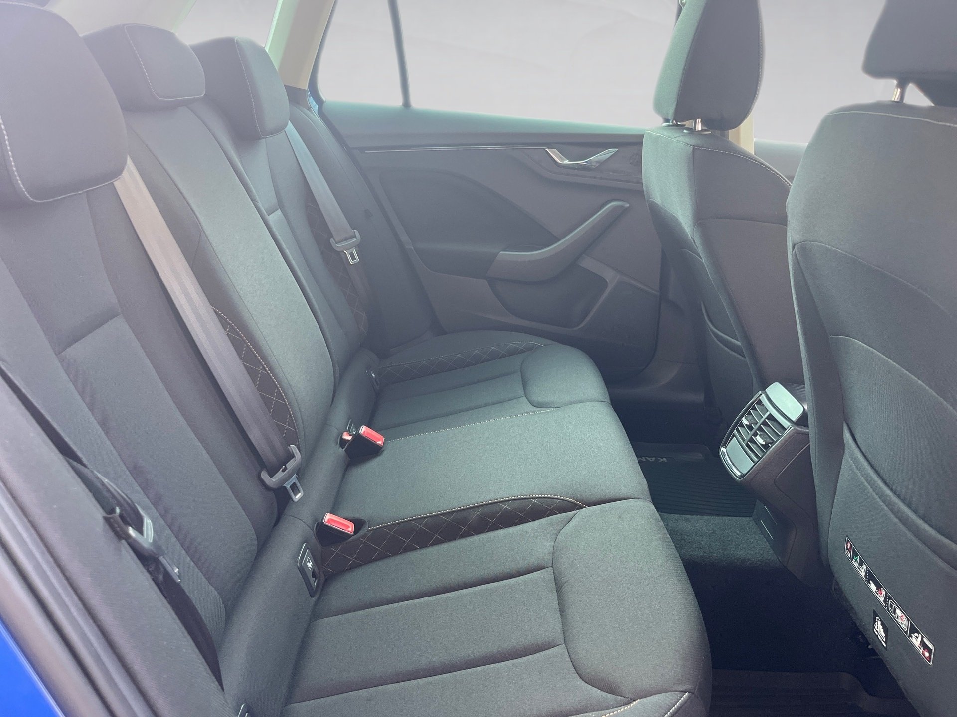 Kamiq AMBITION TSI+AHK+ALU 16+RÜCKFAHRKAMERA+SITZHEIZUNG+LED+KLIMA+SMART LINK