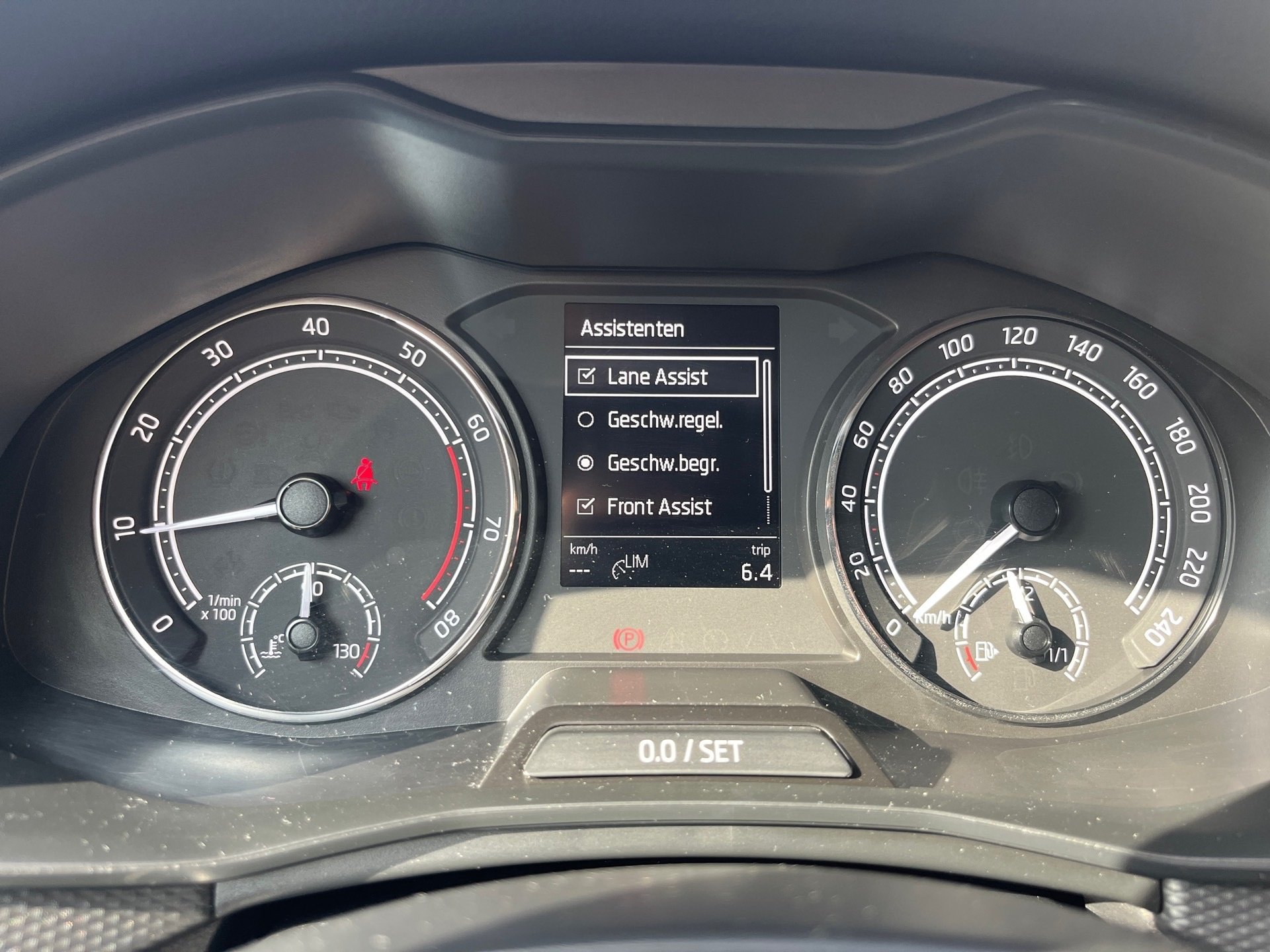 Kamiq AMBITION TSI+AHK+ALU 16+RÜCKFAHRKAMERA+SITZHEIZUNG+LED+KLIMA+SMART LINK