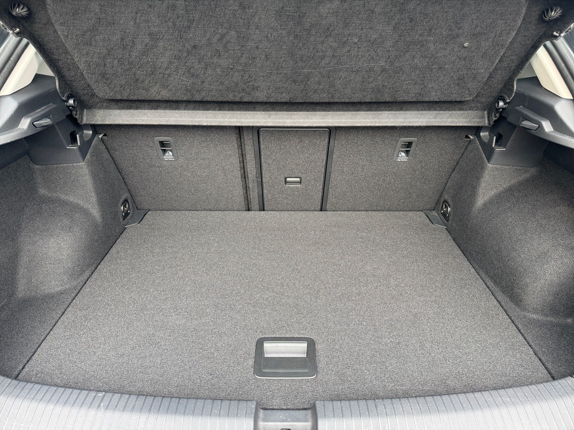 T-Roc LIFE TSI+ALU 16+AHK+PARK ASSIST+LED+APP CONNECT+KOMFORT+WINTERPAKET