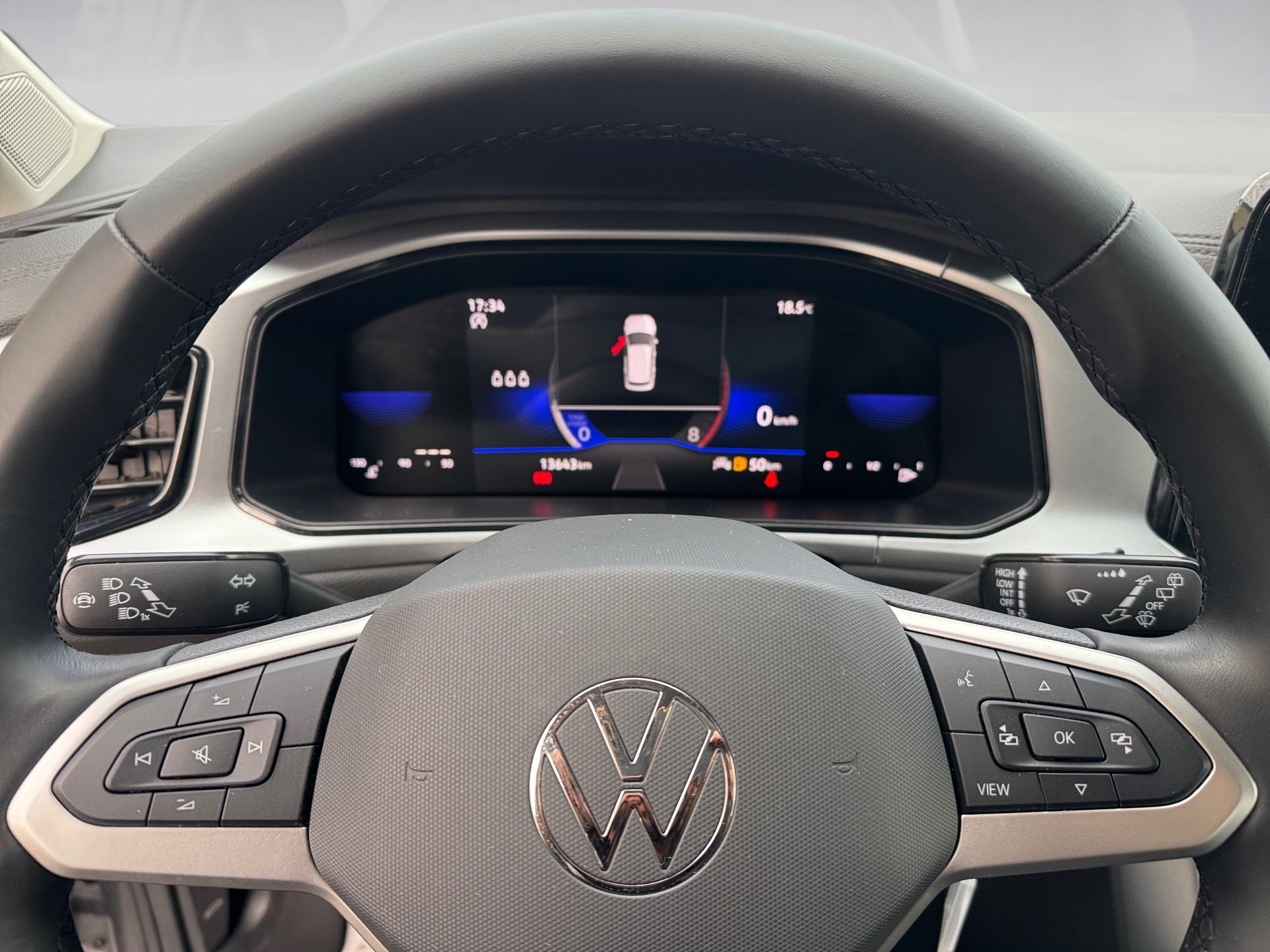 T-Roc LIFE TSI+ALU 16+AHK+PARK ASSIST+LED+APP CONNECT+KOMFORT+WINTERPAKET