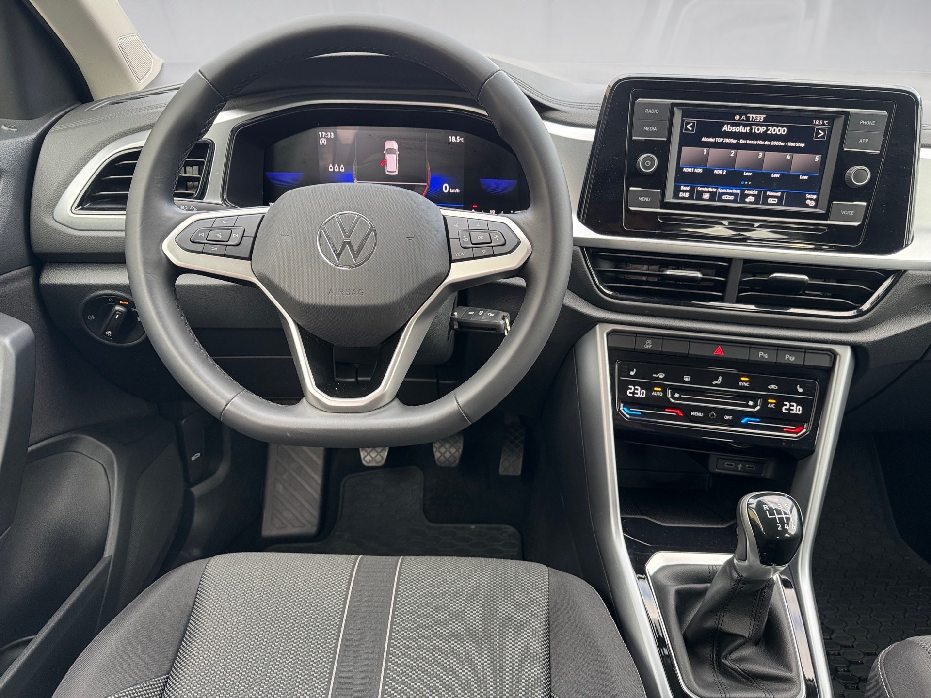 T-Roc LIFE TSI+ALU 16+AHK+PARK ASSIST+LED+APP CONNECT+KOMFORT+WINTERPAKET
