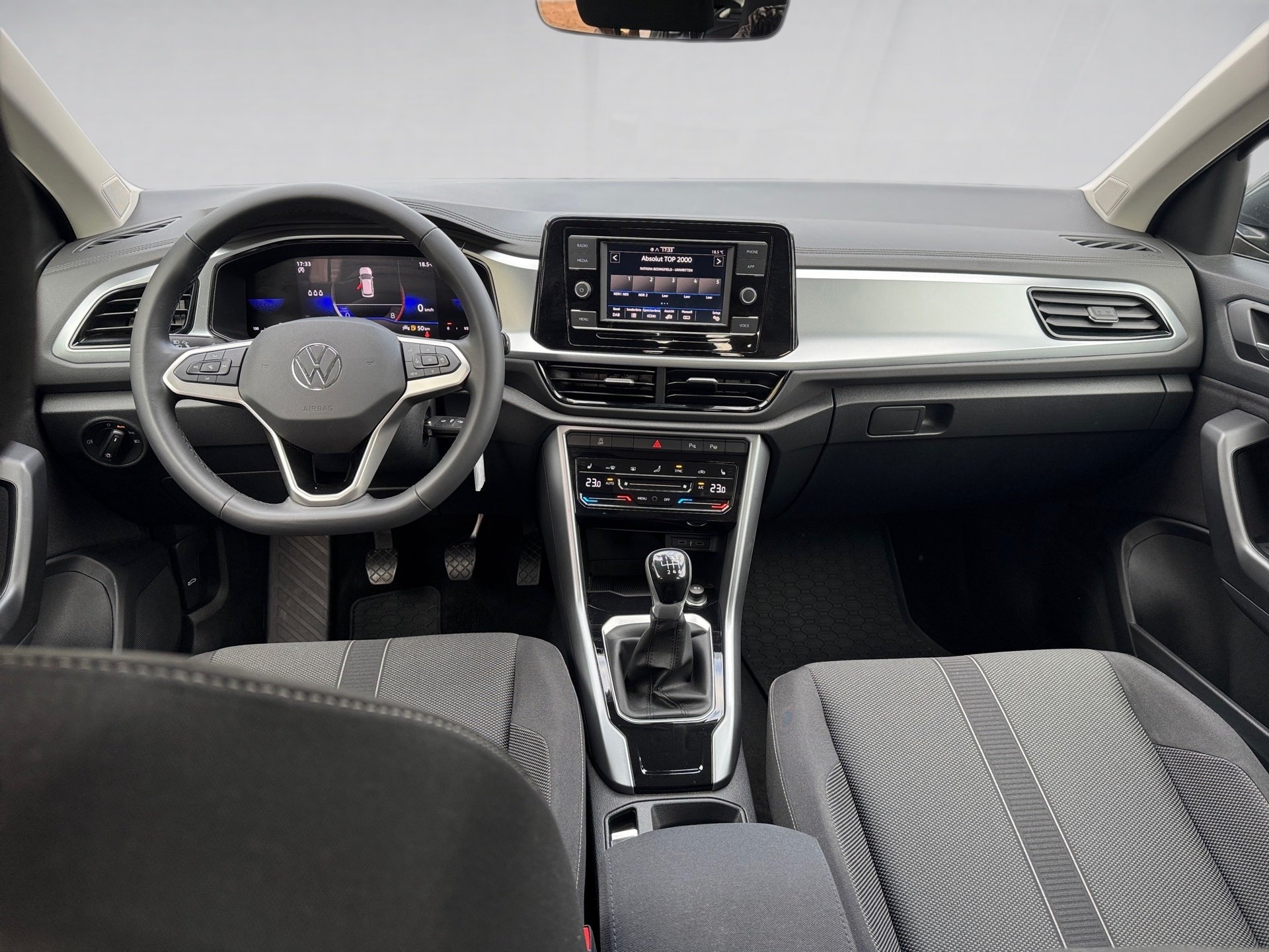 T-Roc LIFE TSI+ALU 16+AHK+PARK ASSIST+LED+APP CONNECT+KOMFORT+WINTERPAKET