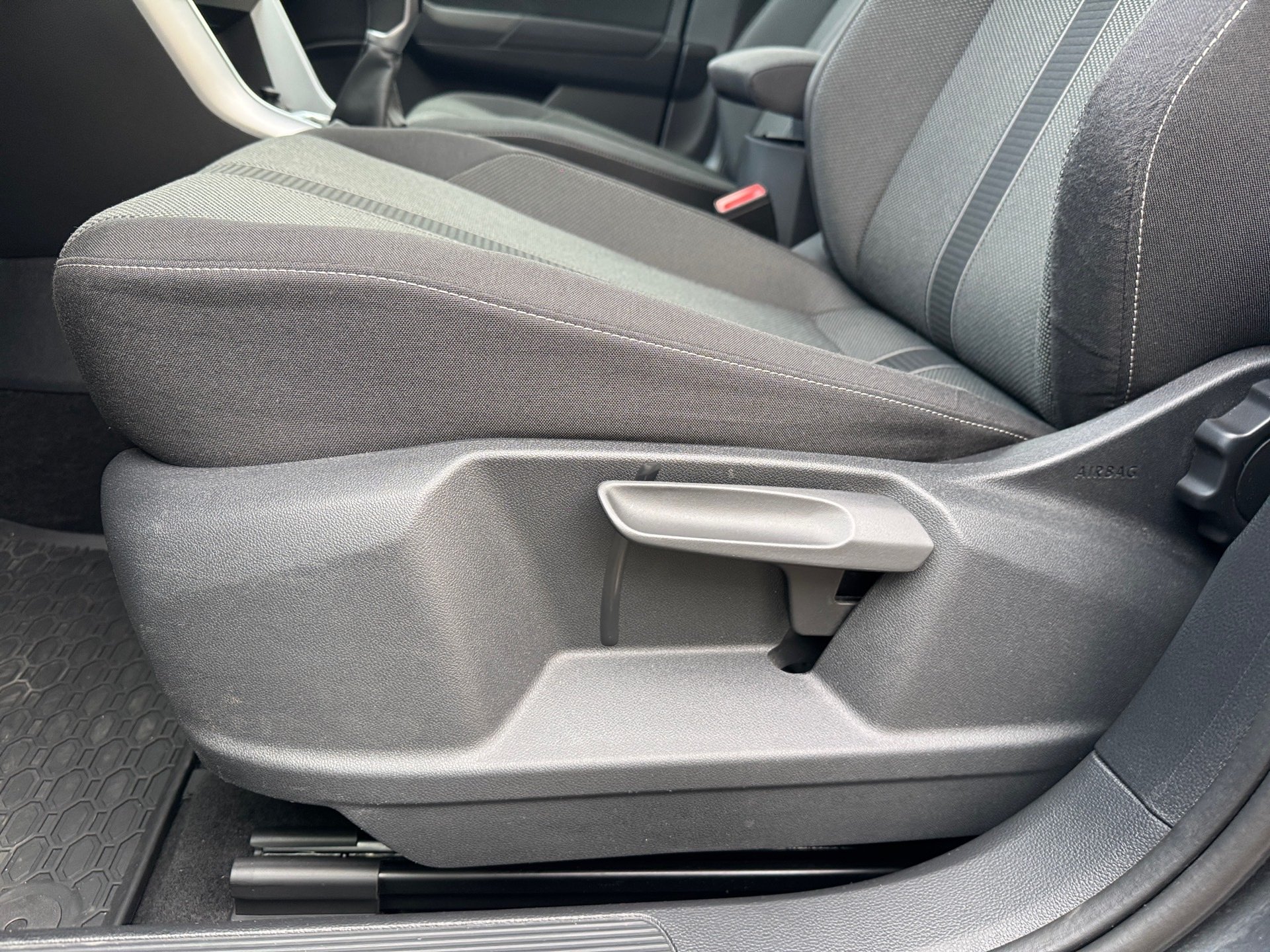 T-Roc LIFE TSI+ALU 16+AHK+PARK ASSIST+LED+APP CONNECT+KOMFORT+WINTERPAKET