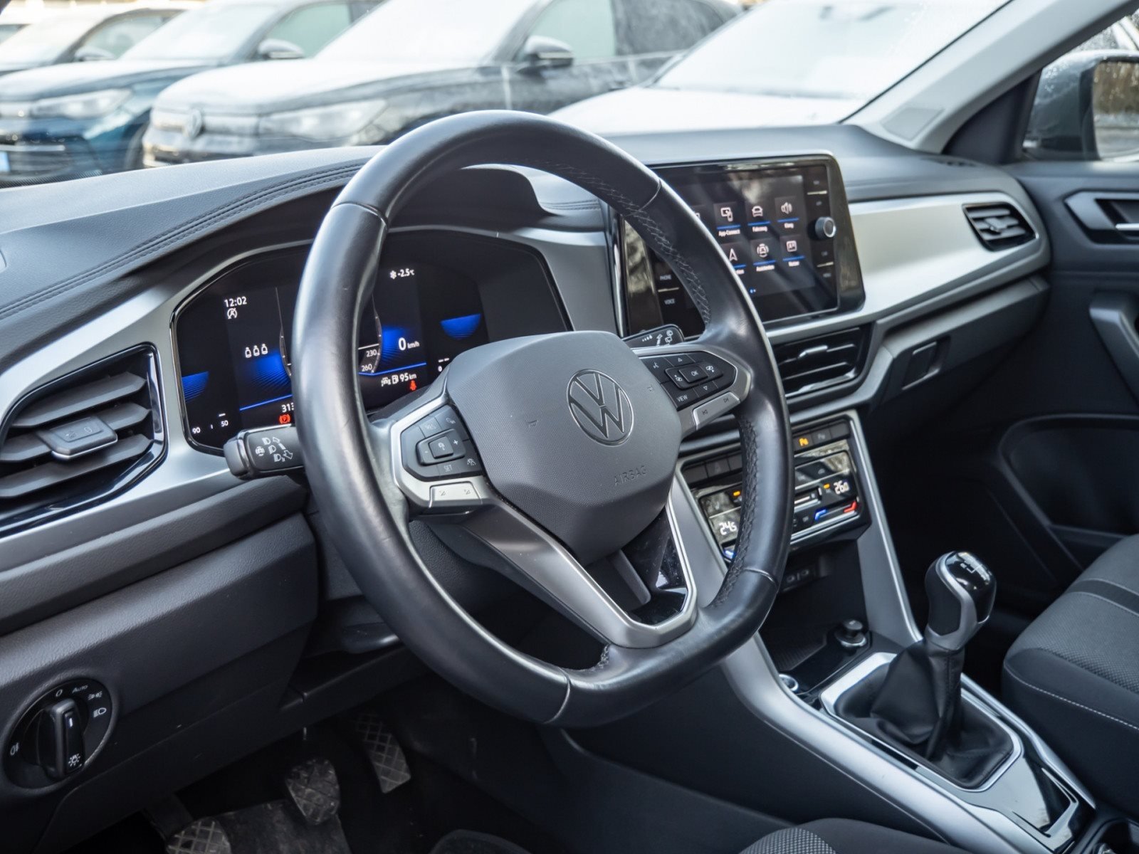 T-Roc LIFE TSI+ALU 16+KEYLESS+TRAVEL ASSIST+LED+KLIMA+APP CONNECT+SIDE ASSIST