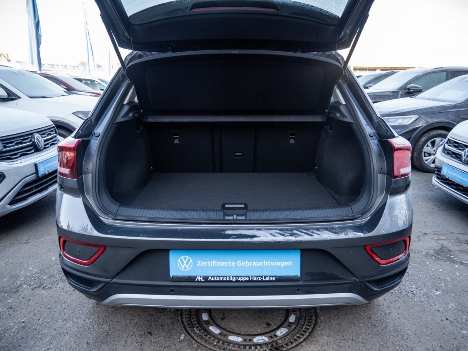 T-Roc LIFE TSI+ALU 16+KEYLESS+TRAVEL ASSIST+LED+KLIMA+APP CONNECT+SIDE ASSIST