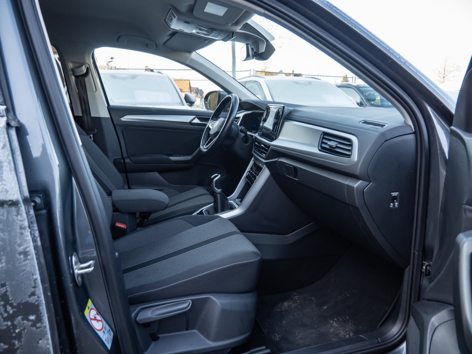 T-Roc LIFE TSI+ALU 16+KEYLESS+TRAVEL ASSIST+LED+KLIMA+APP CONNECT+SIDE ASSIST