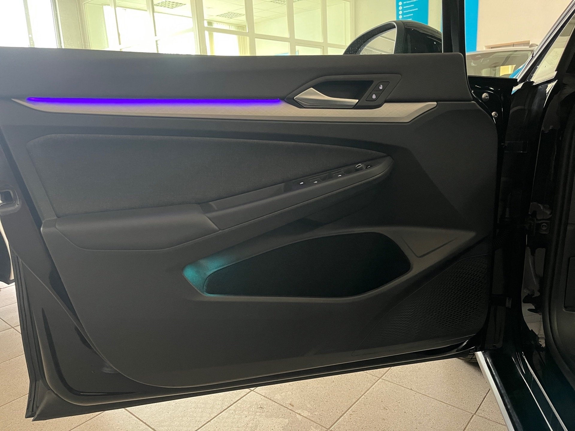 Golf VIII Variant LIFE TDI DSG+ALU 16+AHK+PANO+RÜCKFAHRKAMERA+ERGOACTIVE+TOP-PAKET+TRAVEL