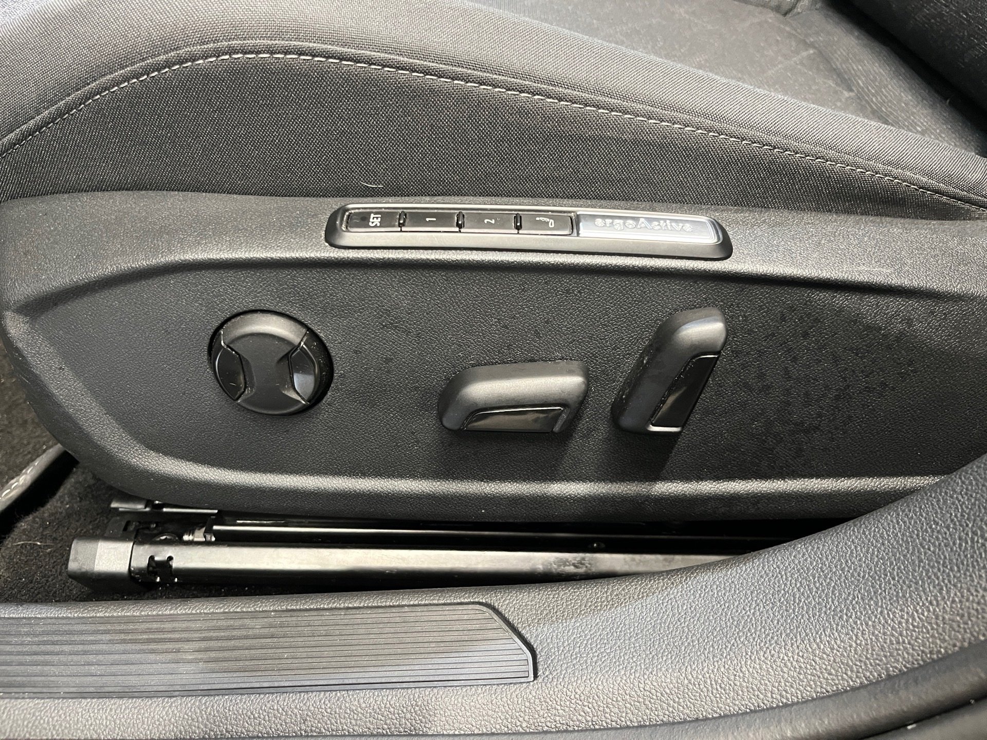 Golf VIII Variant LIFE TDI DSG+ALU 16+AHK+PANO+RÜCKFAHRKAMERA+ERGOACTIVE+TOP-PAKET+TRAVEL