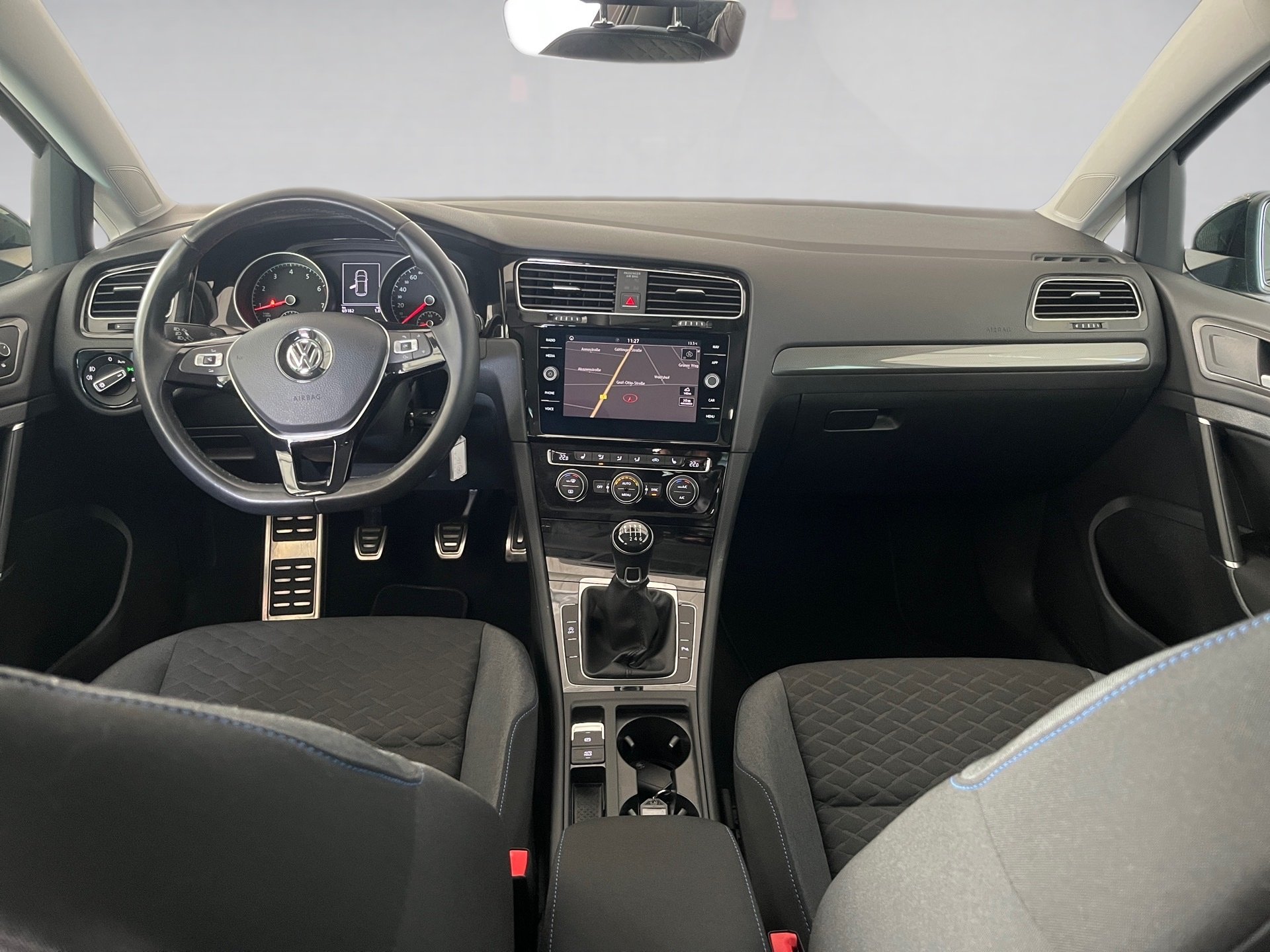 Golf VII JOIN TSI+ALU 16+SITZHEIZUNG+NAVI+EINPARKHILFE+KLIMA+USB+FRONT ASSIST