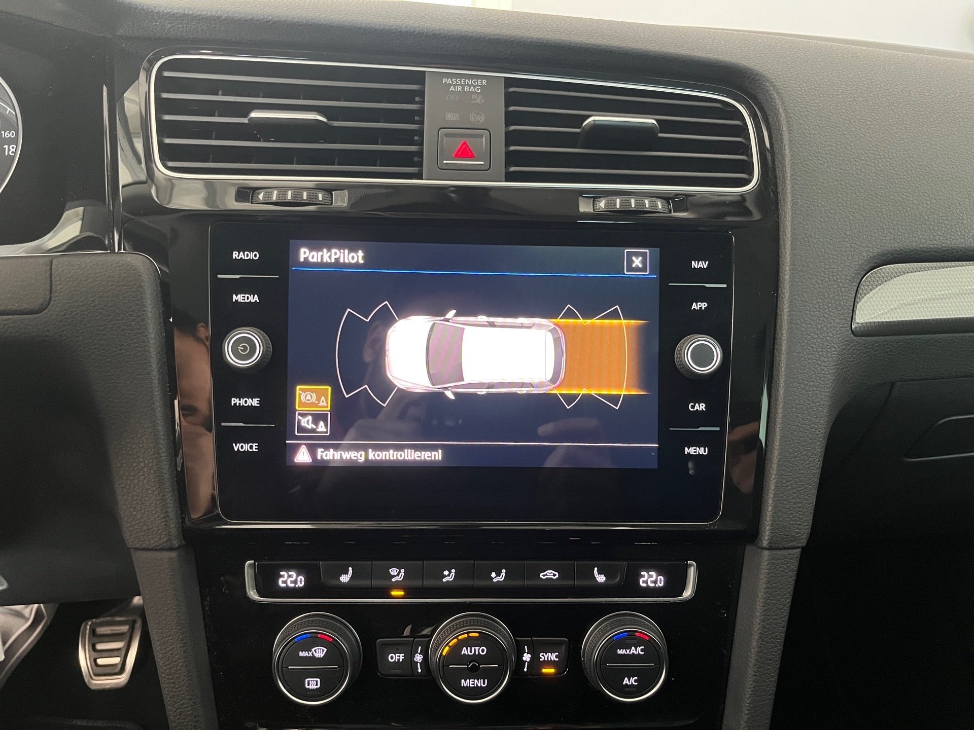 Golf VII JOIN TSI+ALU 16+SITZHEIZUNG+NAVI+EINPARKHILFE+KLIMA+USB+FRONT ASSIST