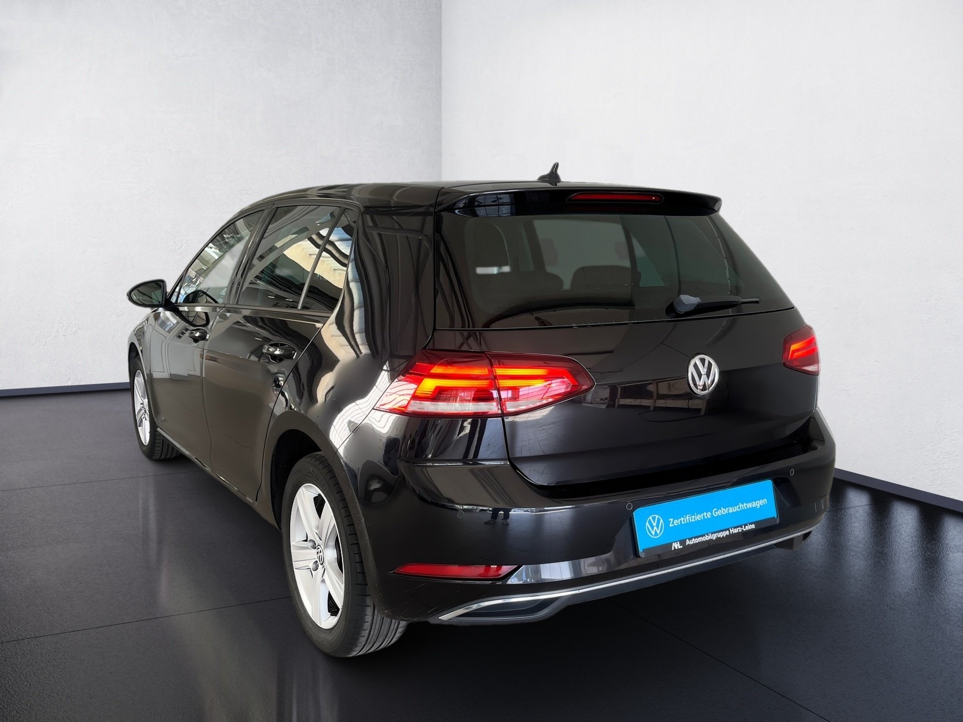 Golf VII JOIN TSI+ALU 16+SITZHEIZUNG+NAVI+EINPARKHILFE+KLIMA+USB+FRONT ASSIST