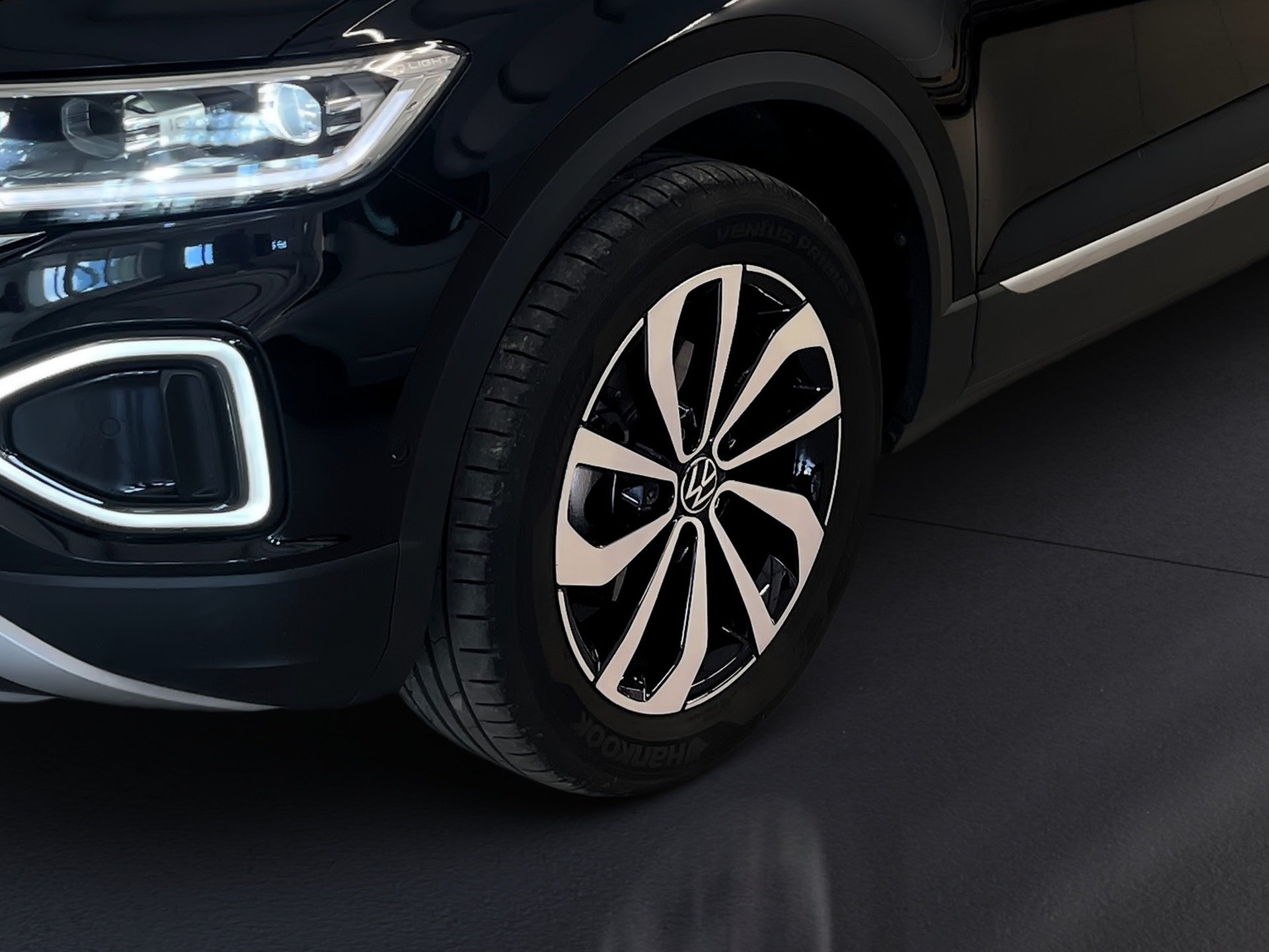 T-ROC STYLE TSI DSG+AHK+ALU 17+RÜCKFAHRKAMERA+ACC+TRAVEL ASSIST+NAVI+PARK ASSI