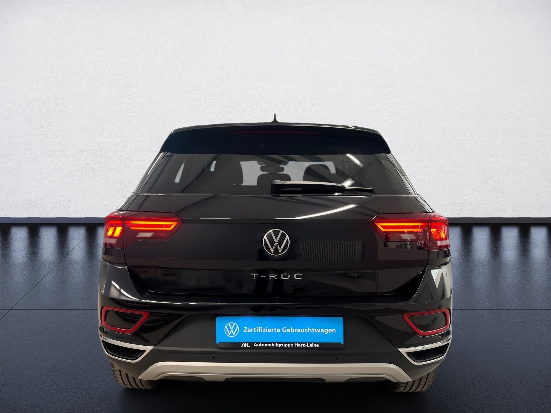 T-ROC STYLE TSI DSG+AHK+ALU 17+RÜCKFAHRKAMERA+ACC+TRAVEL ASSIST+NAVI+PARK ASSI