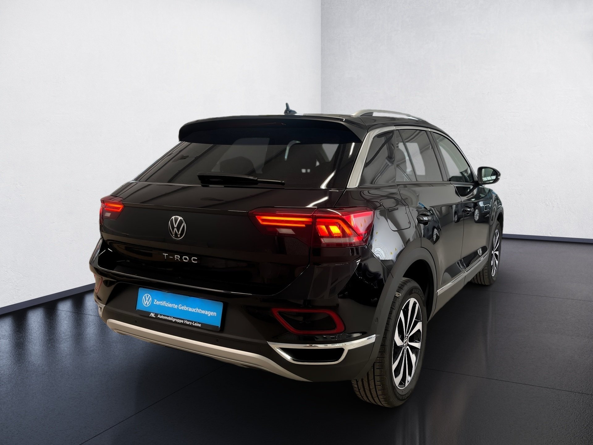 T-ROC STYLE TSI DSG+AHK+ALU 17+RÜCKFAHRKAMERA+ACC+TRAVEL ASSIST+NAVI+PARK ASSI
