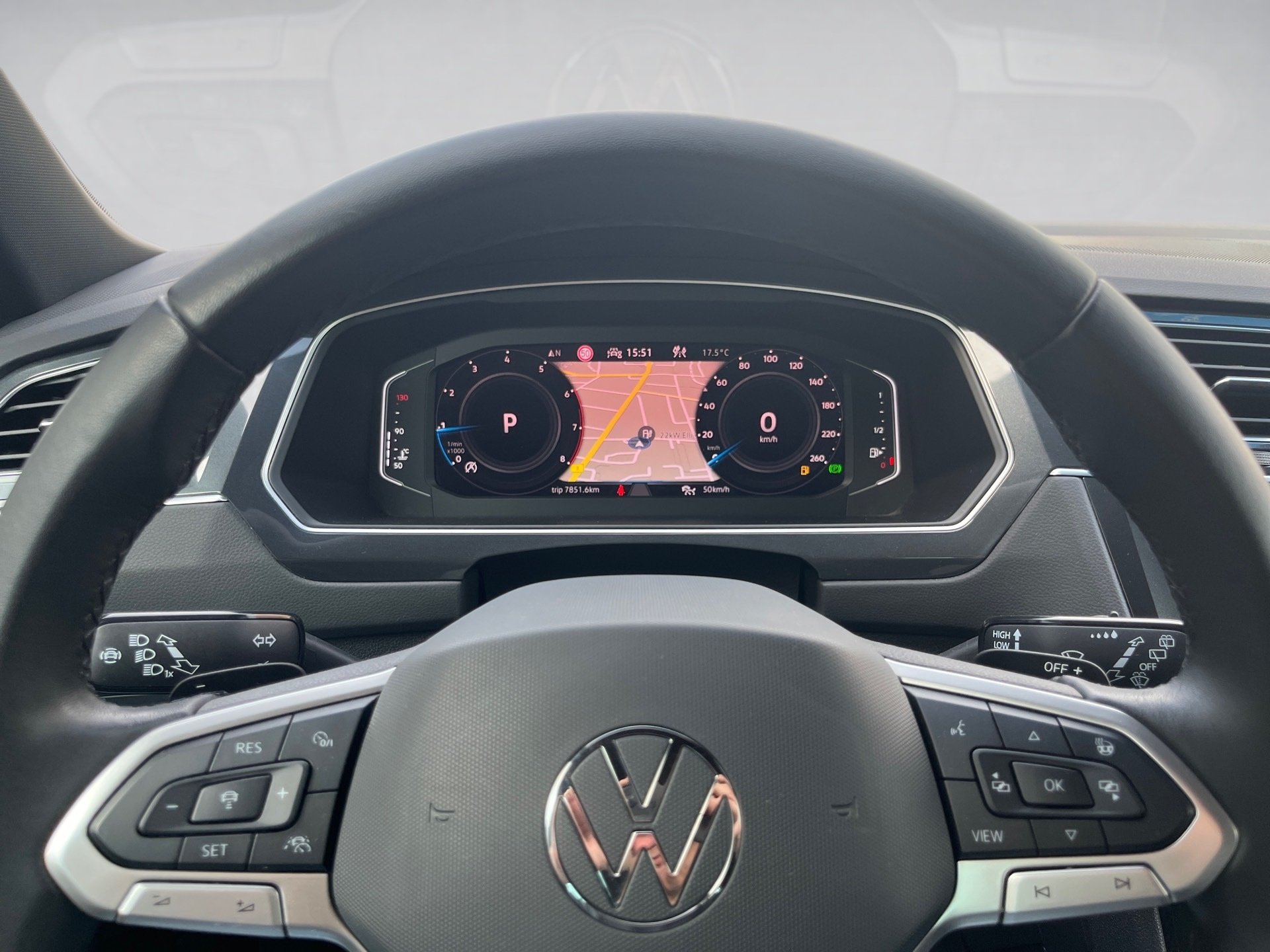 Tiguan LIFE TSI DSG+ALU 18+360° KAMERA+NAVI PRO+HARMAN/KARDON+LED-MATRIX+KEYLES