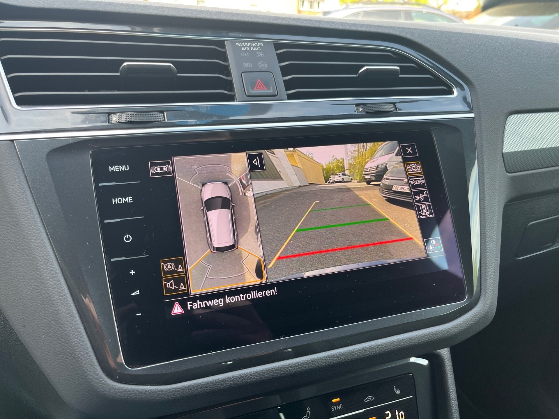 Tiguan LIFE TSI DSG+ALU 18+360° KAMERA+NAVI PRO+HARMAN/KARDON+LED-MATRIX+KEYLES