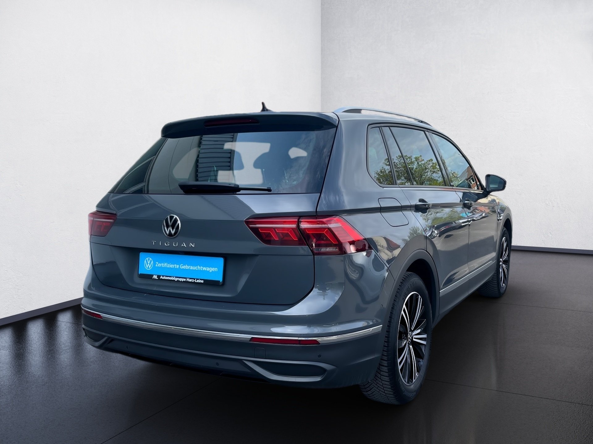 Tiguan LIFE TSI DSG+ALU 18+360° KAMERA+NAVI PRO+HARMAN/KARDON+LED-MATRIX+KEYLES