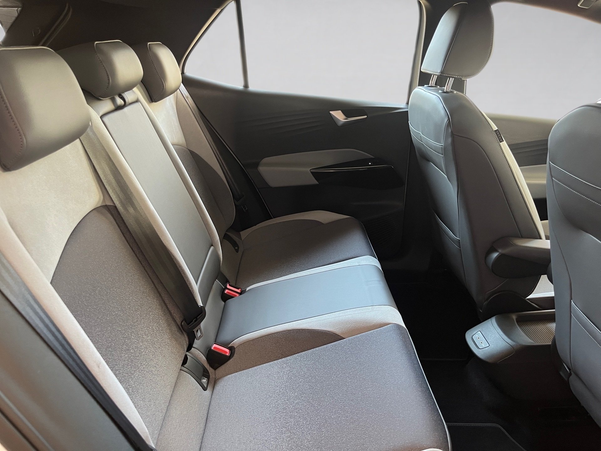 ID.3 PRO PERFORMANCE BUSINESS+RÜCKFAHRKAMERA+KEYLESS+NAVI PRO+LED-MATRIX+KLIMA