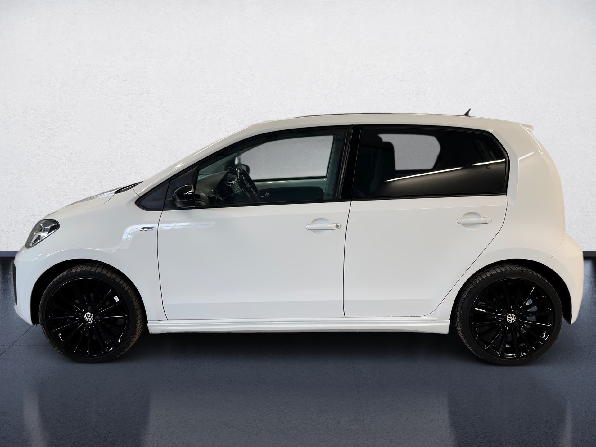 up! R-LINE+ALU 17+RÜCKFAHRKAMERA+WINTERPAKET+KLIMA+SPORTFAHRWERK+EINPARKHILF