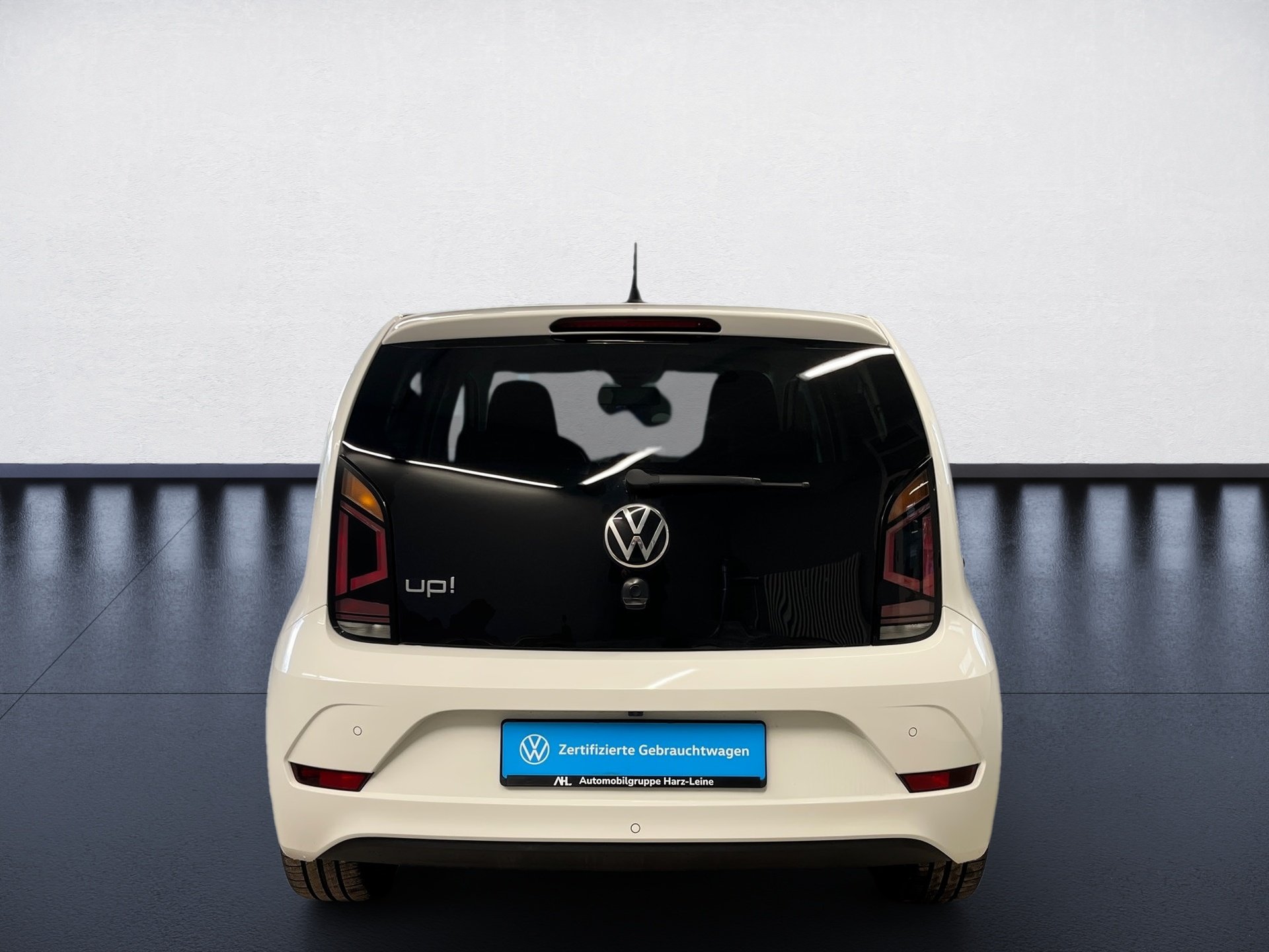 up! R-LINE+ALU 17+RÜCKFAHRKAMERA+WINTERPAKET+KLIMA+SPORTFAHRWERK+EINPARKHILF