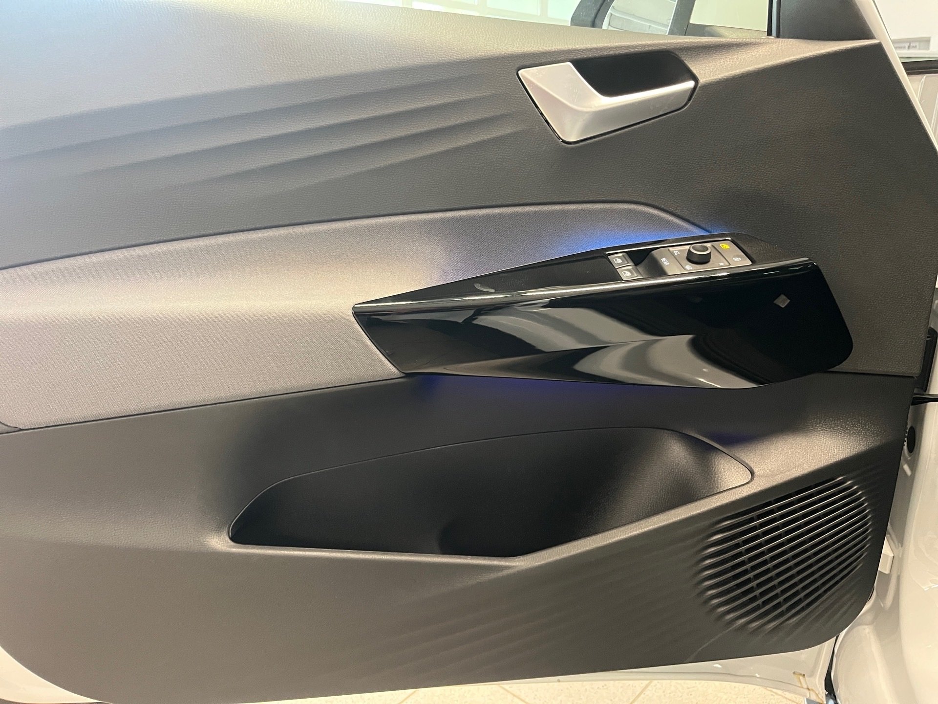 ID.3 PRO PERFORMANCE+ALU 19+RÜCKFAHRKAMERA+AR HUD+KEYLESS+WÄRMEPUMPE+NAVI+ACC