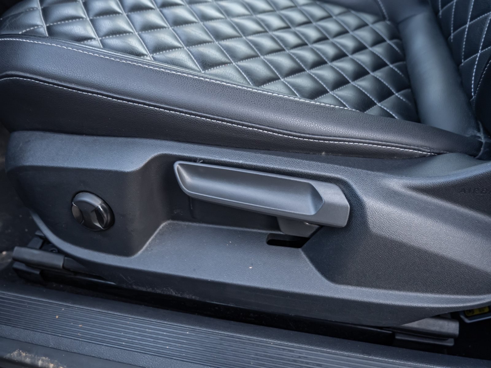 T-Roc Cabriolet R-LINE TSI DSG+ALU 19+LEDER+LED+RÜCKFAHRKAMERA+ACC+SPORTFAHRWERK+KLIMA