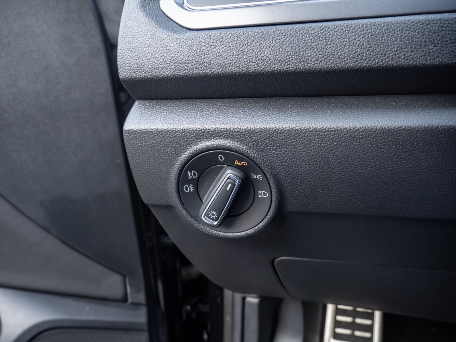 T-Roc Cabriolet R-LINE TSI DSG+ALU 19+LEDER+LED+RÜCKFAHRKAMERA+ACC+SPORTFAHRWERK+KLIMA