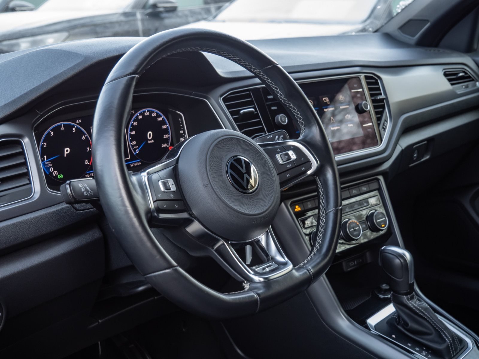 T-Roc Cabriolet R-LINE TSI DSG+ALU 19+LEDER+LED+RÜCKFAHRKAMERA+ACC+SPORTFAHRWERK+KLIMA