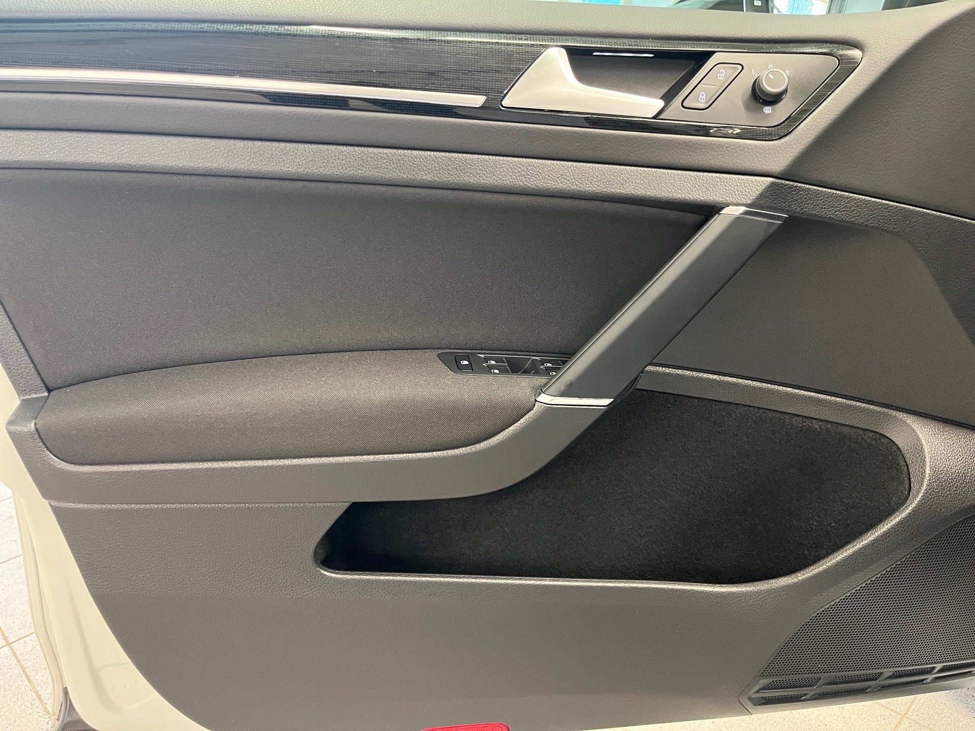 Golf VII HIGHLINE TSI+ALU 17+ACC+NAVI+LED+SPORTFAHWERK+MASSAGE+KLIMA+EINPARKHILFE