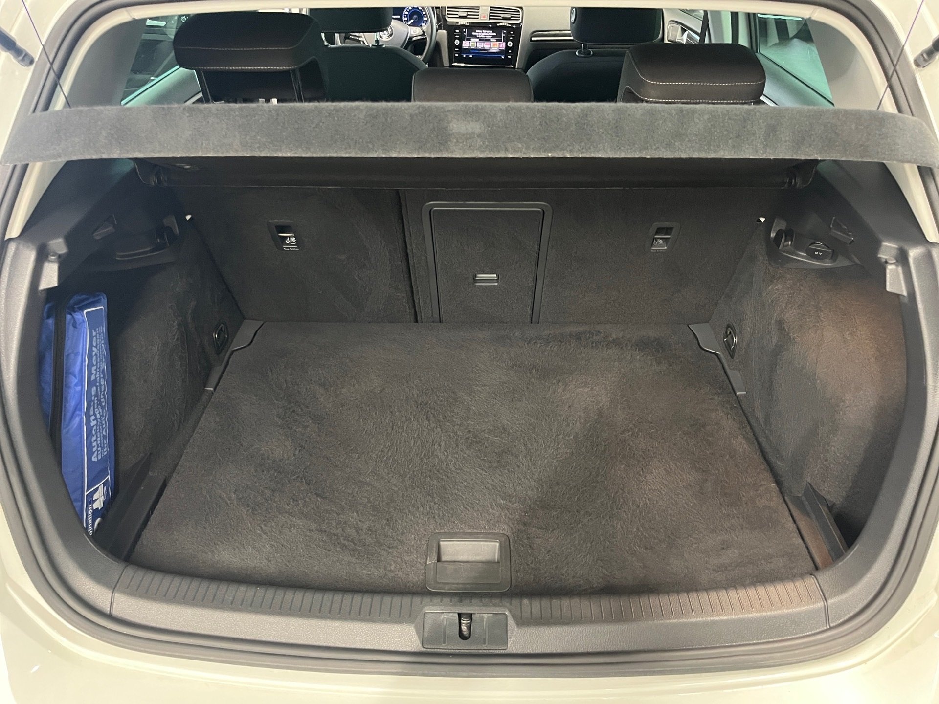 Golf VII HIGHLINE TSI+ALU 17+ACC+NAVI+LED+SPORTFAHWERK+MASSAGE+KLIMA+EINPARKHILFE