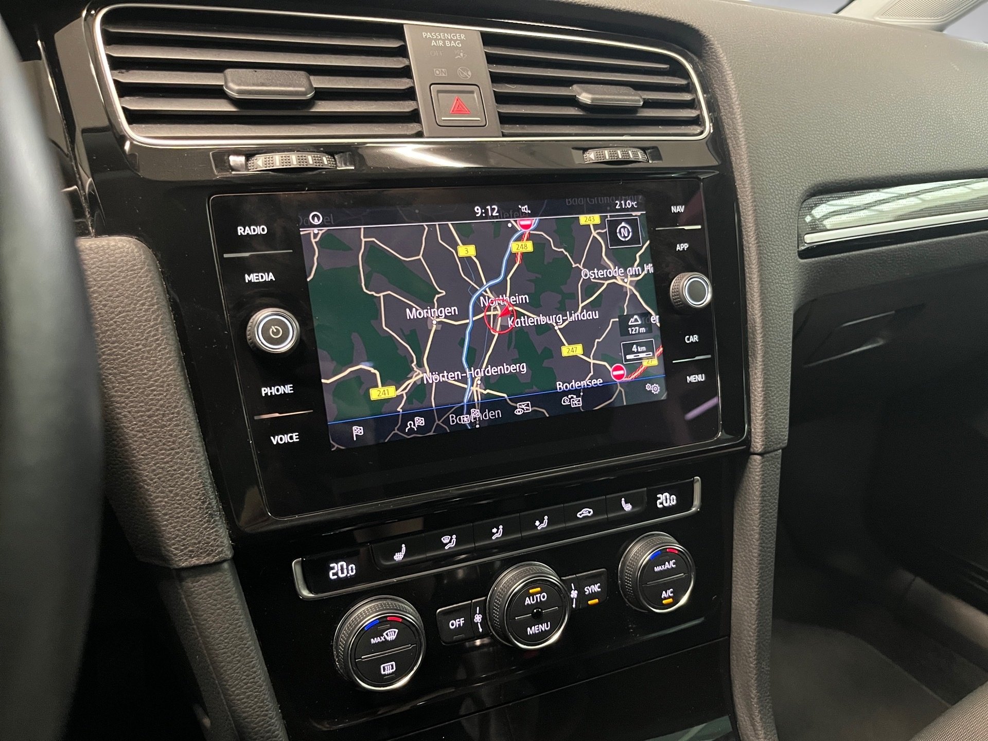 Golf VII HIGHLINE TSI+ALU 17+ACC+NAVI+LED+SPORTFAHWERK+MASSAGE+KLIMA+EINPARKHILFE