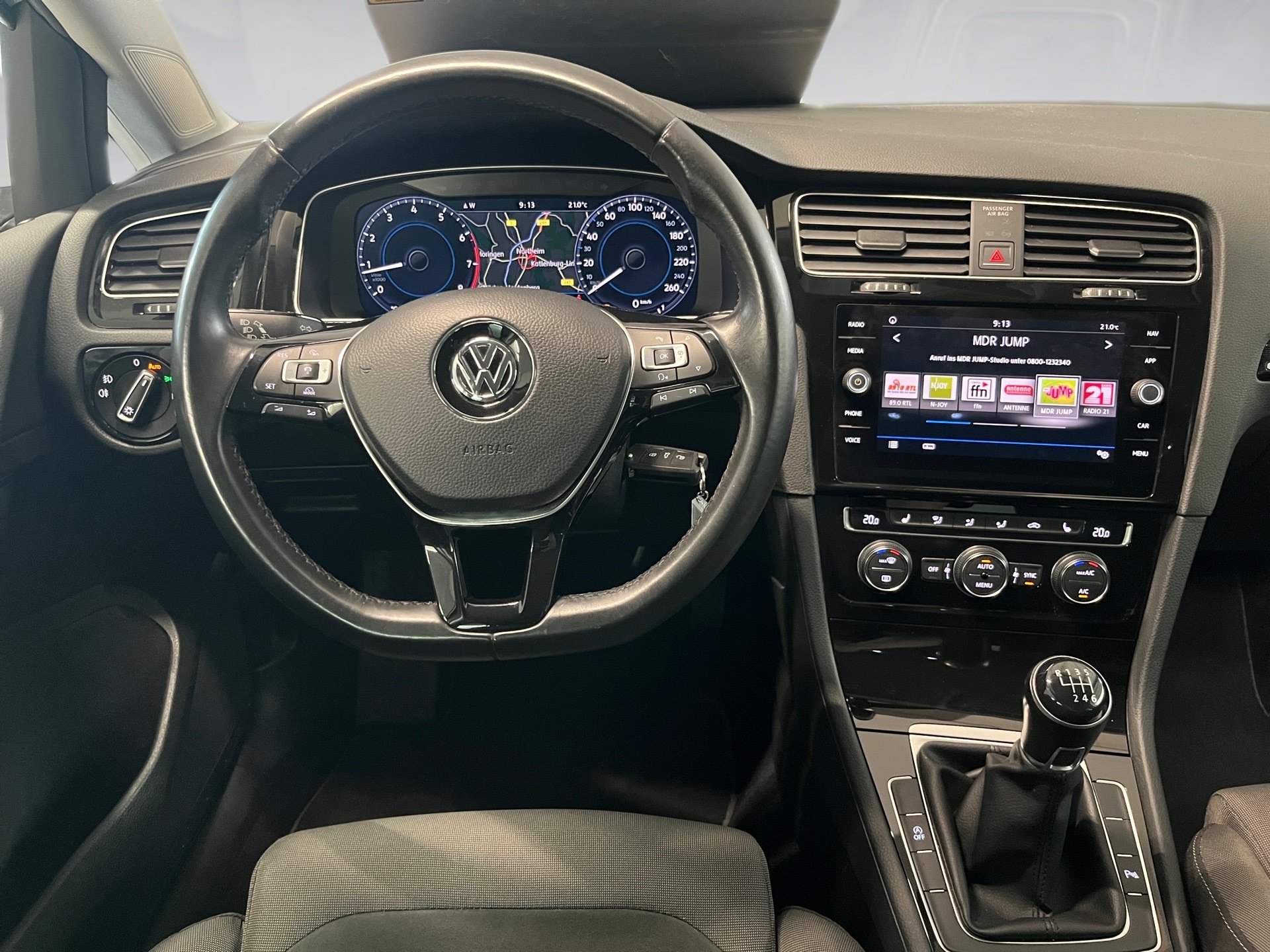 Golf VII HIGHLINE TSI+ALU 17+ACC+NAVI+LED+SPORTFAHWERK+MASSAGE+KLIMA+EINPARKHILFE