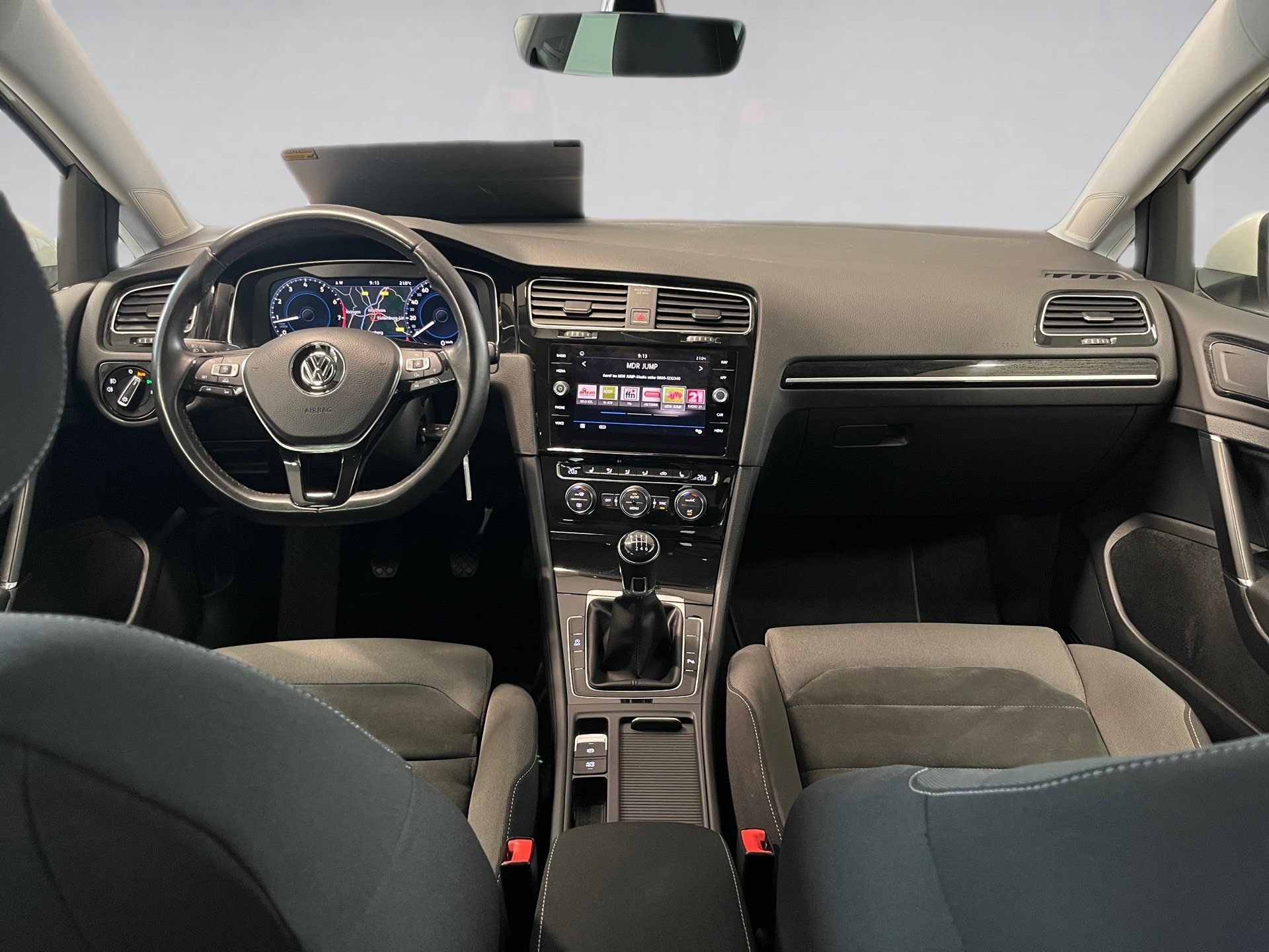Golf VII HIGHLINE TSI+ALU 17+ACC+NAVI+LED+SPORTFAHWERK+MASSAGE+KLIMA+EINPARKHILFE