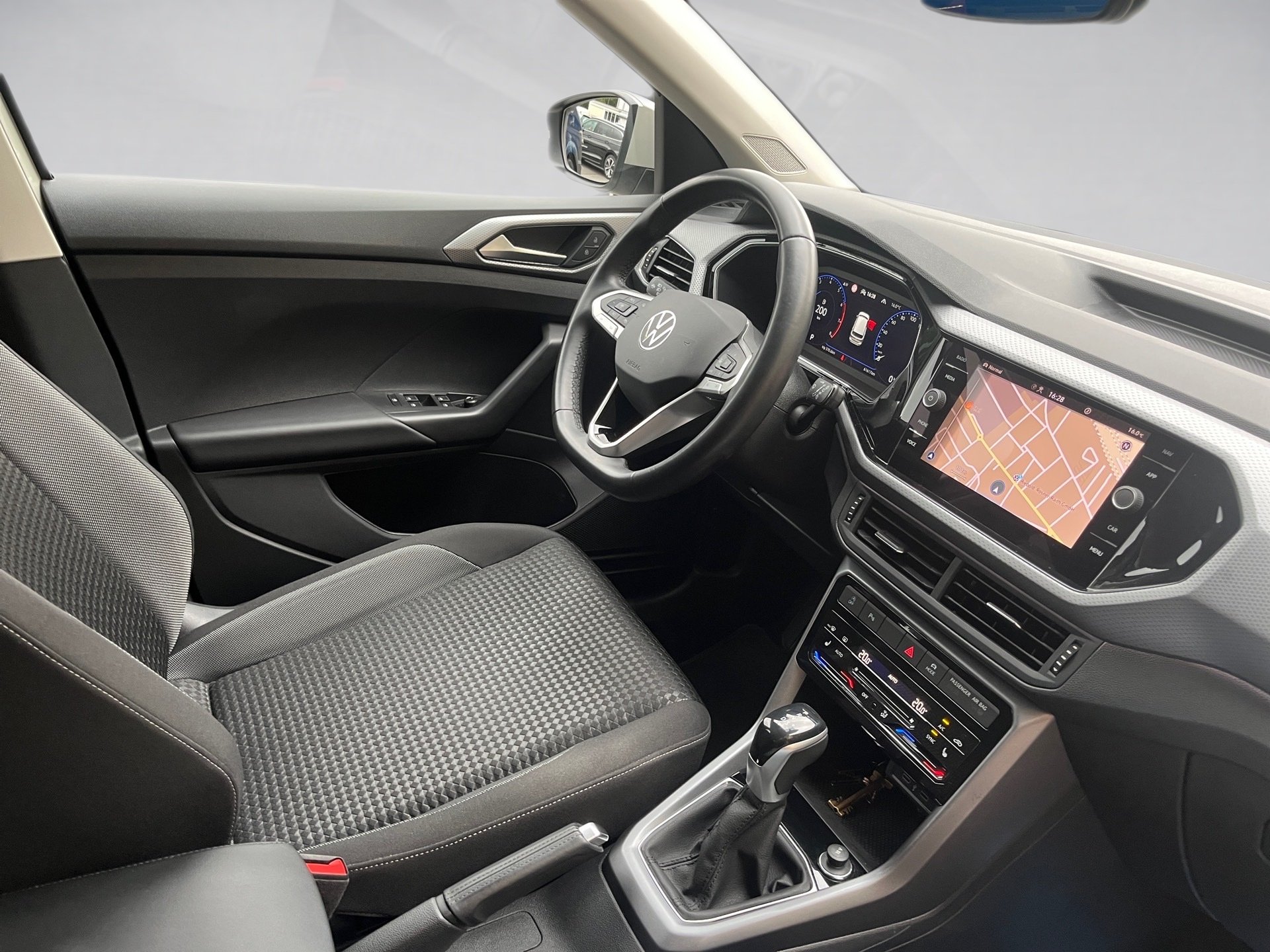 T-Cross ACTIVE TSI DSG+ALU 16+TRAVEL ASSIST+ACC+RÜCKFAHRKAMERA+APP CONNECT