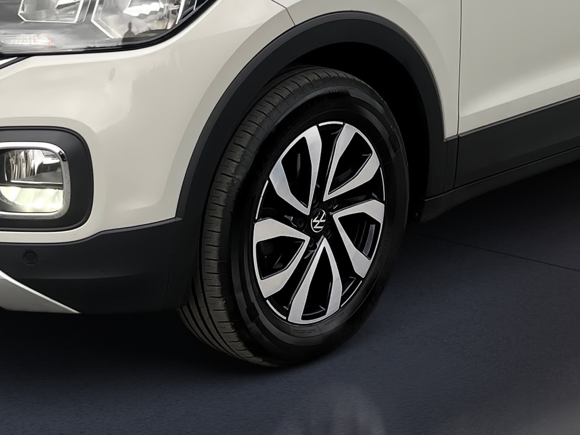 T-Cross ACTIVE TSI DSG+ALU 16+TRAVEL ASSIST+ACC+RÜCKFAHRKAMERA+APP CONNECT