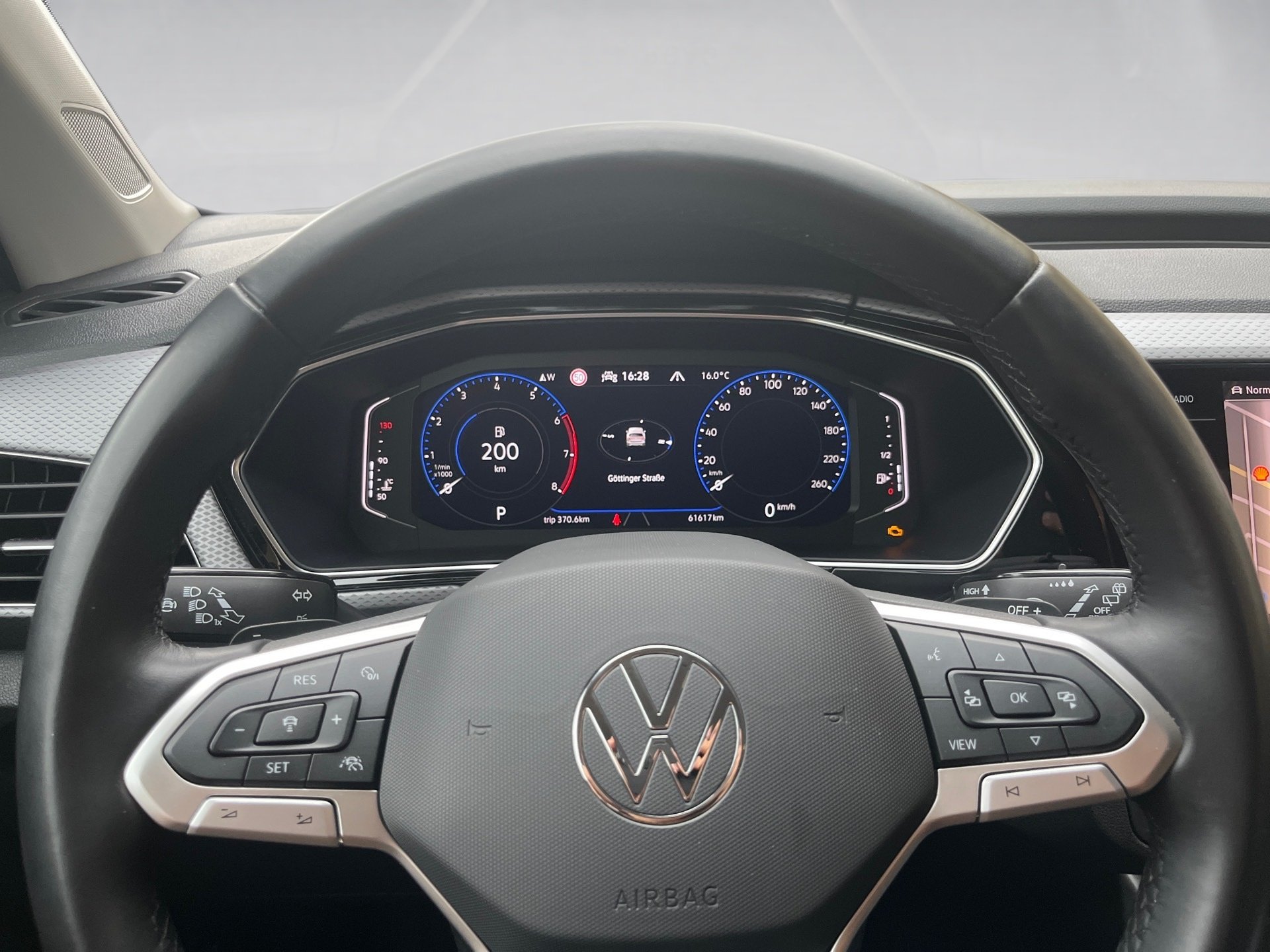 T-Cross ACTIVE TSI DSG+ALU 16+TRAVEL ASSIST+ACC+RÜCKFAHRKAMERA+APP CONNECT