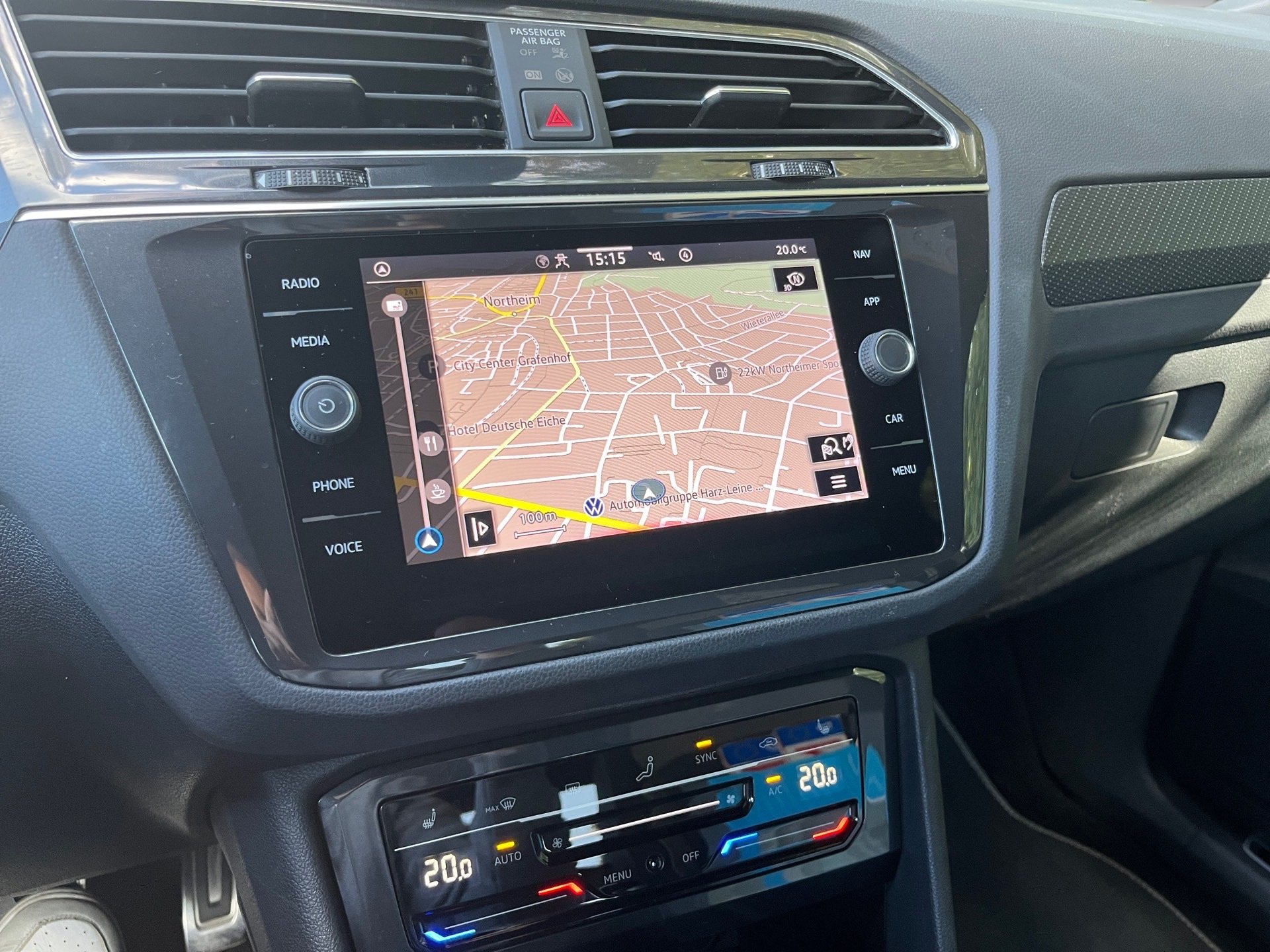 Tiguan R-LINE TDI DSG+AHK+ALU 20+KEYLESS+TRAVEL ASSIST+LED-MATRIX+RÜCKFAHRKAMER