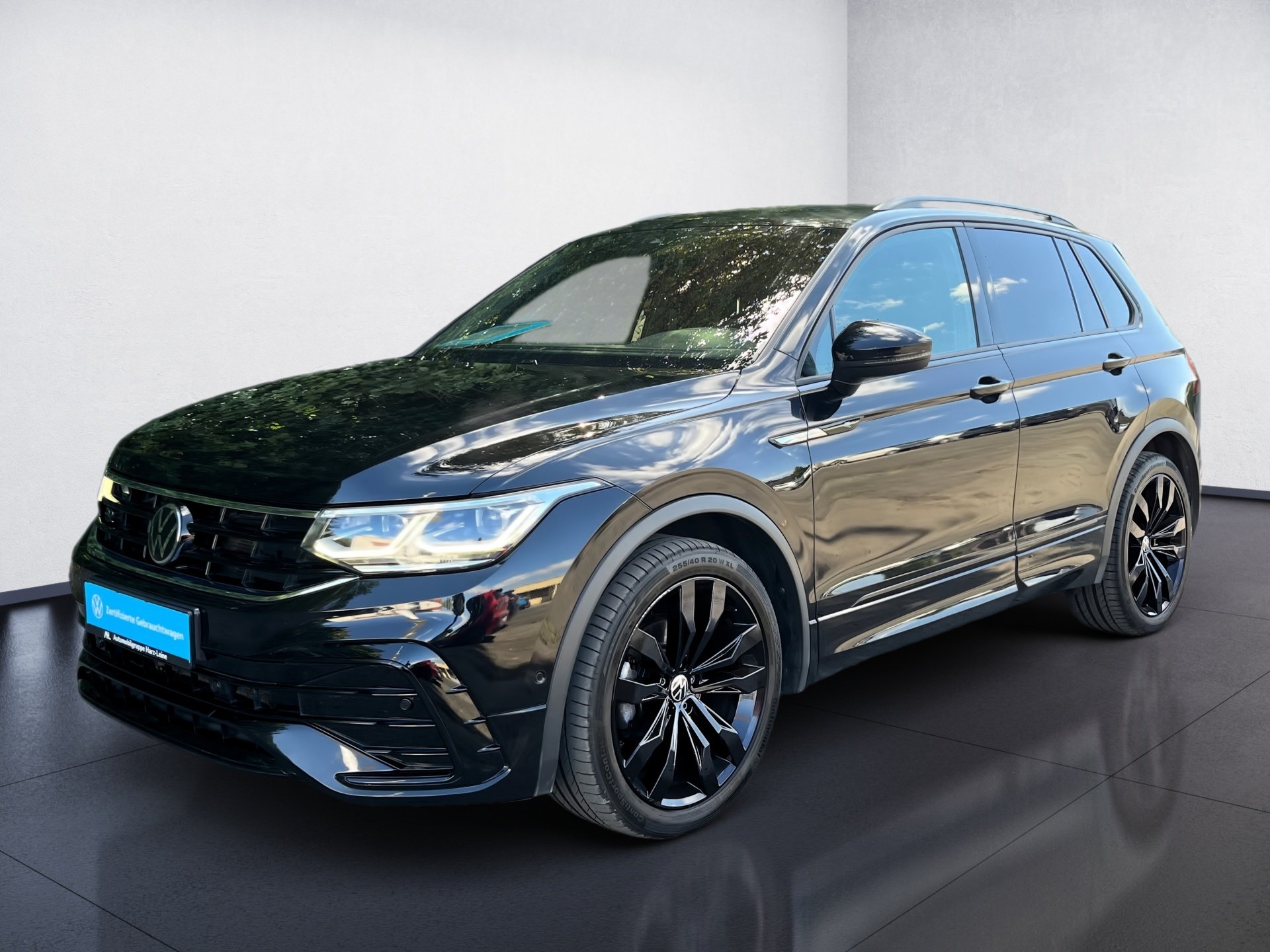 Tiguan R-LINE TDI DSG+AHK+ALU 20+KEYLESS+TRAVEL ASSIST+LED-MATRIX+RÜCKFAHRKAMER