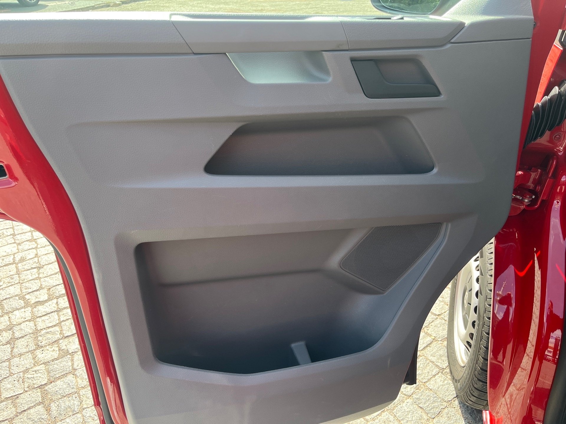 T7 Caravelle TRENDLINE TDI+AHK+8 SITZER+NAVI+LED+KLIMA+APP CONNECT+SPRACHBEDIENUNG