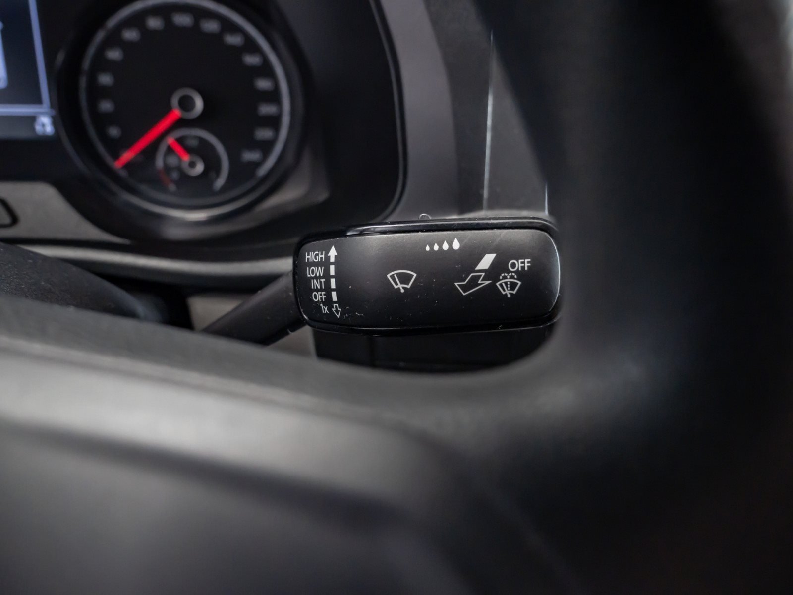 Transporter Kasten KASTEN TDI+EINPARKHILFE+KLIMAANLAGE+RADIO+TELEFONSCHNITSTELLE