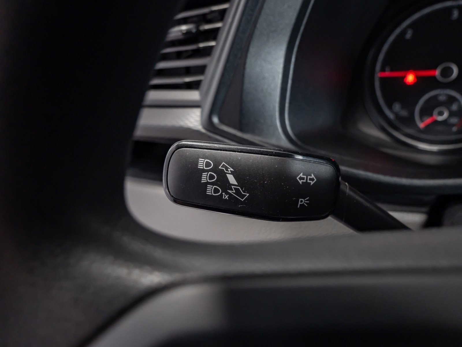 Transporter Kasten KASTEN TDI+EINPARKHILFE+KLIMAANLAGE+RADIO+TELEFONSCHNITSTELLE