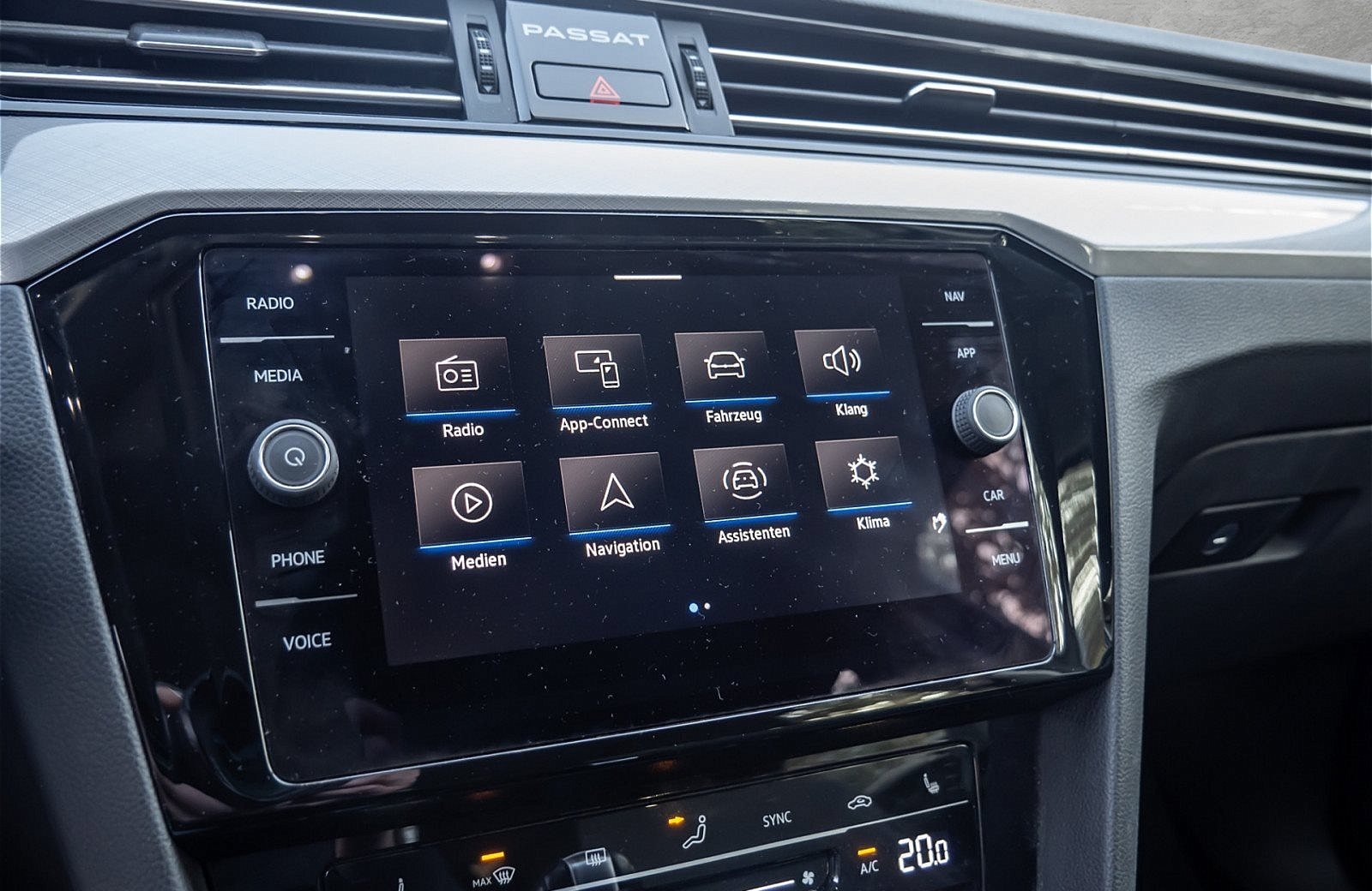 Passat Variant BUSINESS TDI DSG+ALU 16+LED+ACC+APP CONNECT+KLIMA+RÜCKFAHRKAMERA+TRAVEL