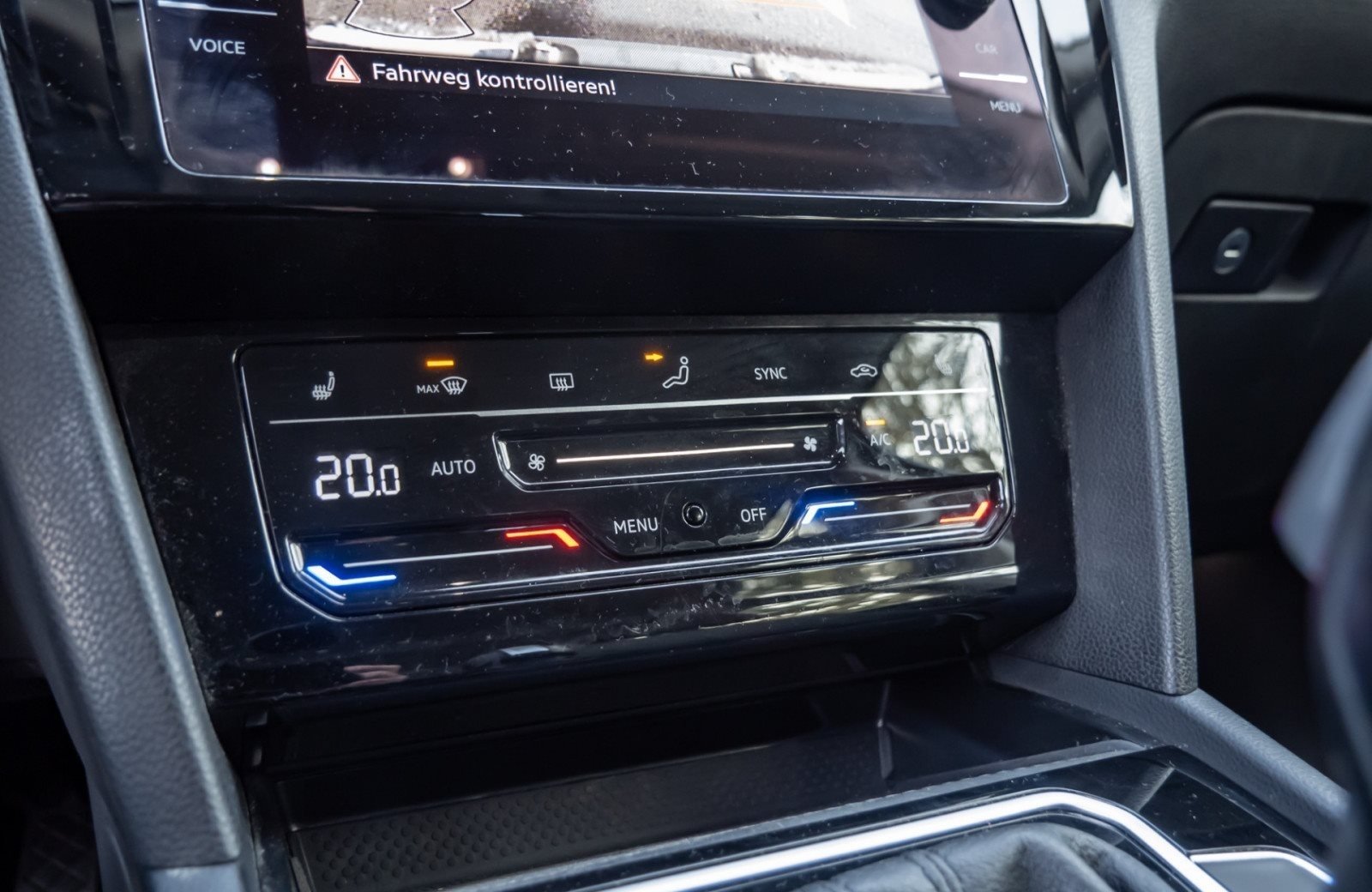 Passat Variant BUSINESS TDI DSG+ALU 16+LED+ACC+APP CONNECT+KLIMA+RÜCKFAHRKAMERA+TRAVEL