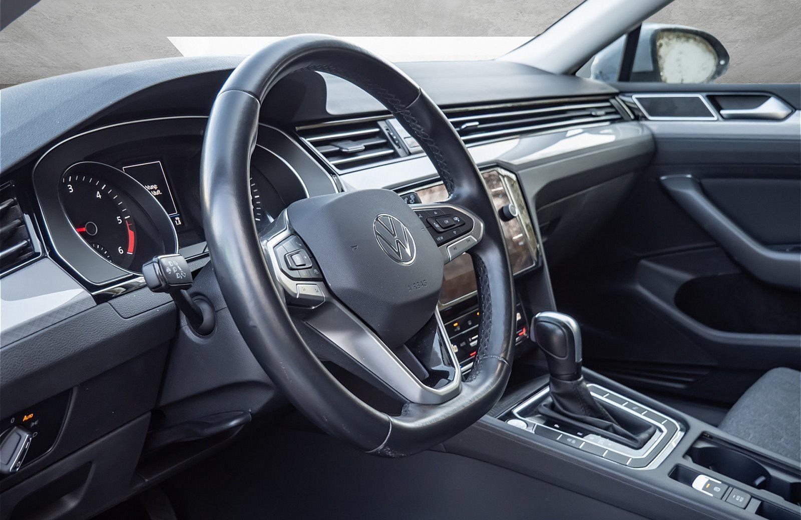 Passat Variant BUSINESS TDI DSG+ALU 16+LED+ACC+APP CONNECT+KLIMA+RÜCKFAHRKAMERA+TRAVEL