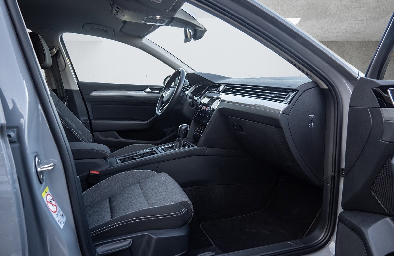 Passat Variant BUSINESS TDI DSG+ALU 16+LED+ACC+APP CONNECT+KLIMA+RÜCKFAHRKAMERA+TRAVEL